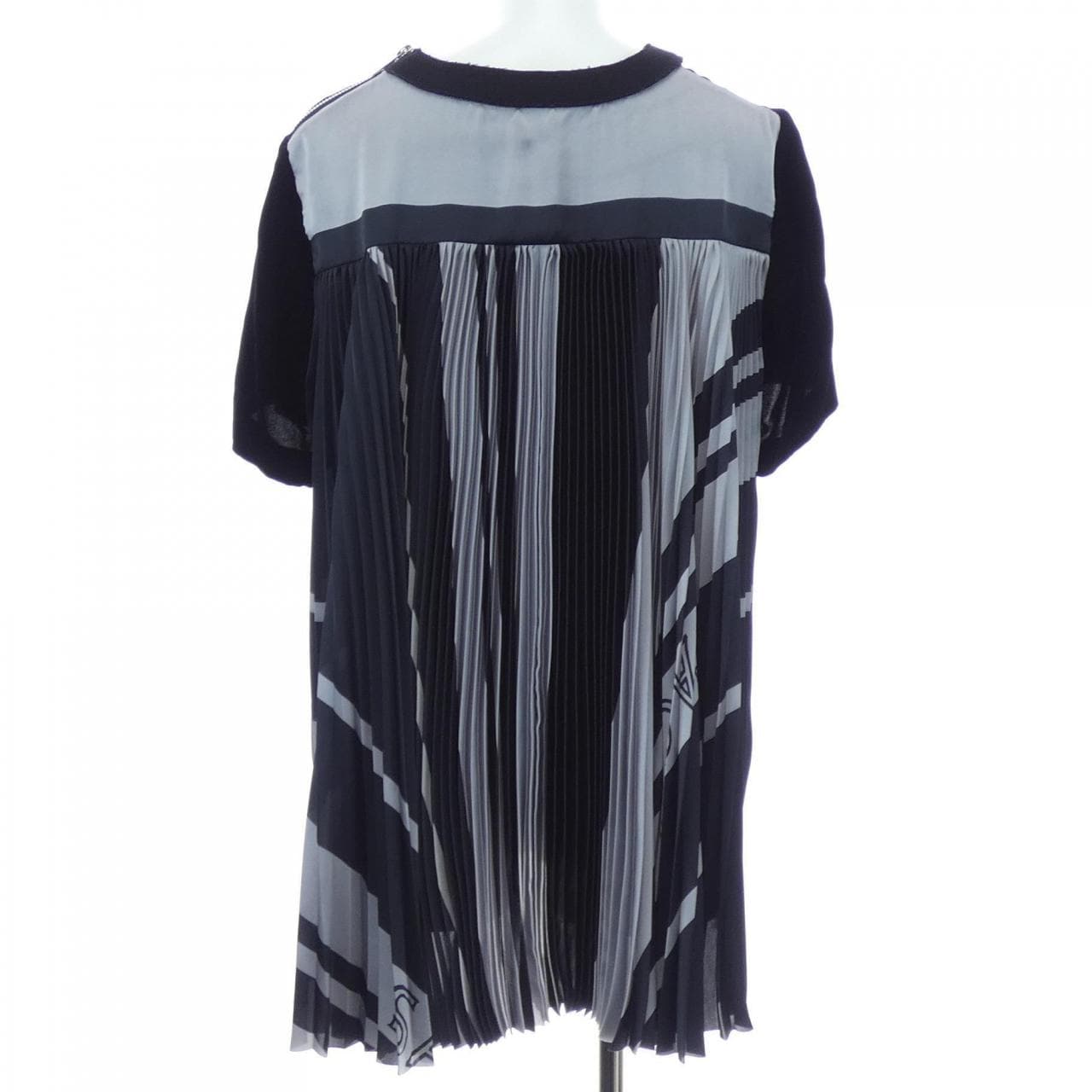 サカイ SACAI 19-04692 トップス