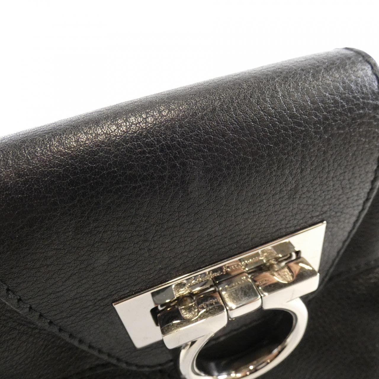 サルヴァトーレフェラガモ 21 6317 ショルダーバッグ