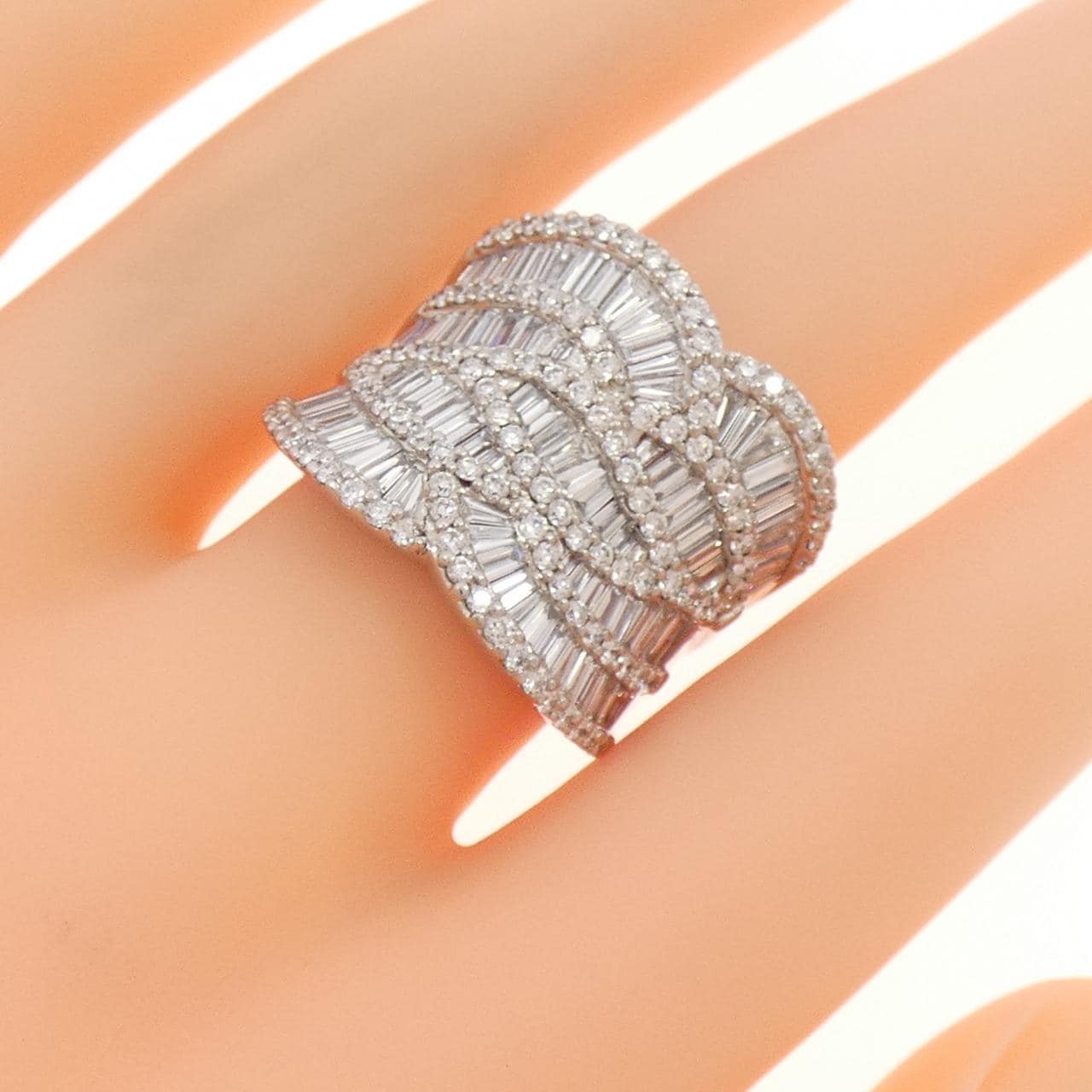 750WG ダイヤモンド リング 2.80CT