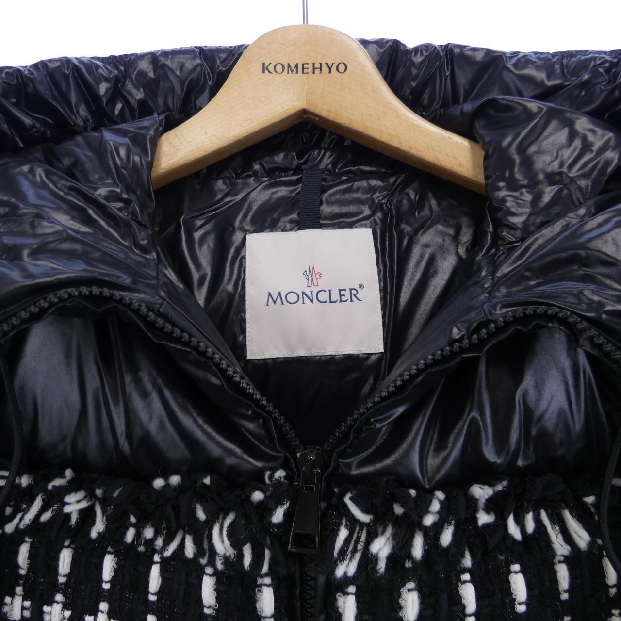 モンクレール MONCLER ダウンジャケット