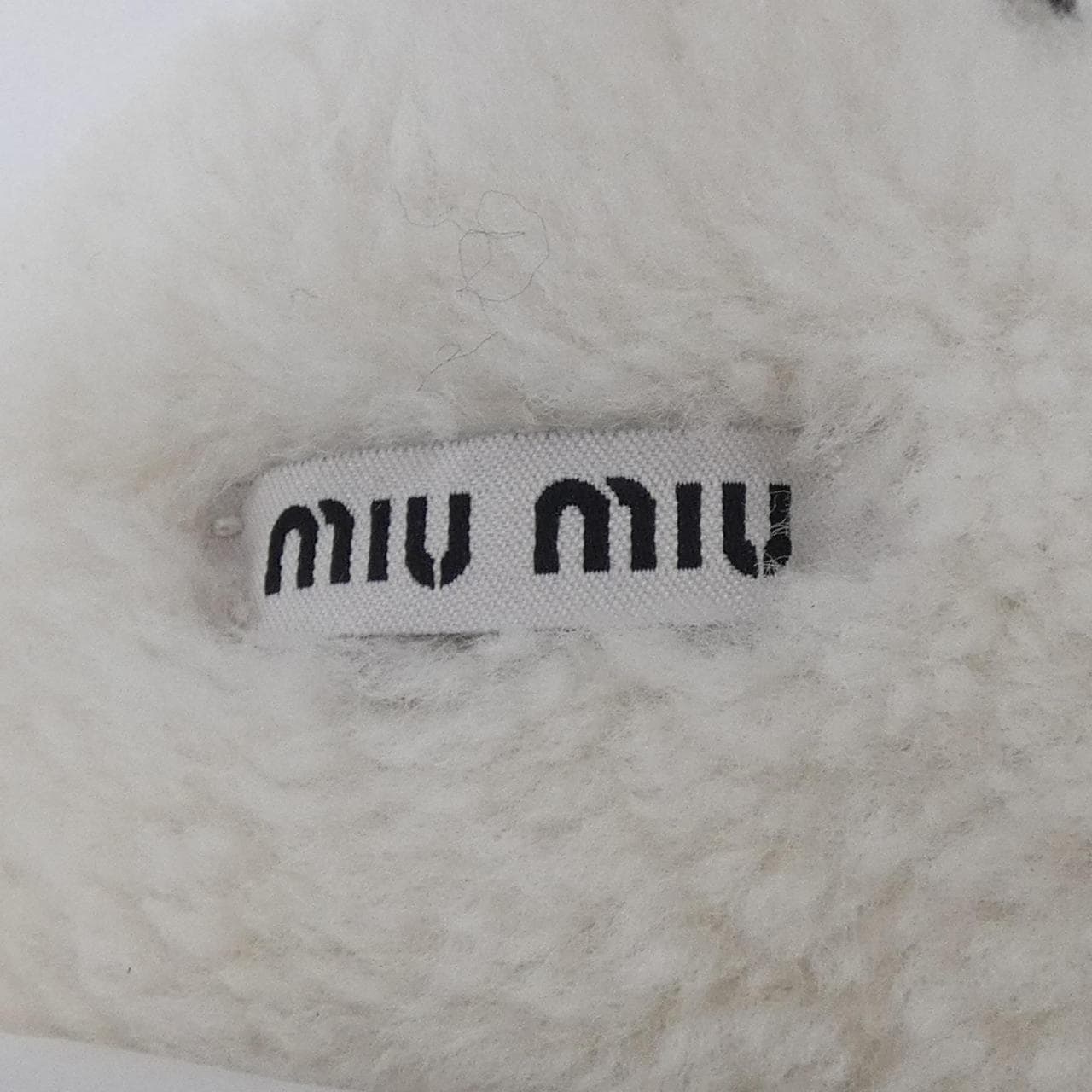 ミュウミュウ MIU MIU 5HP605 2CTT イヤーマフ