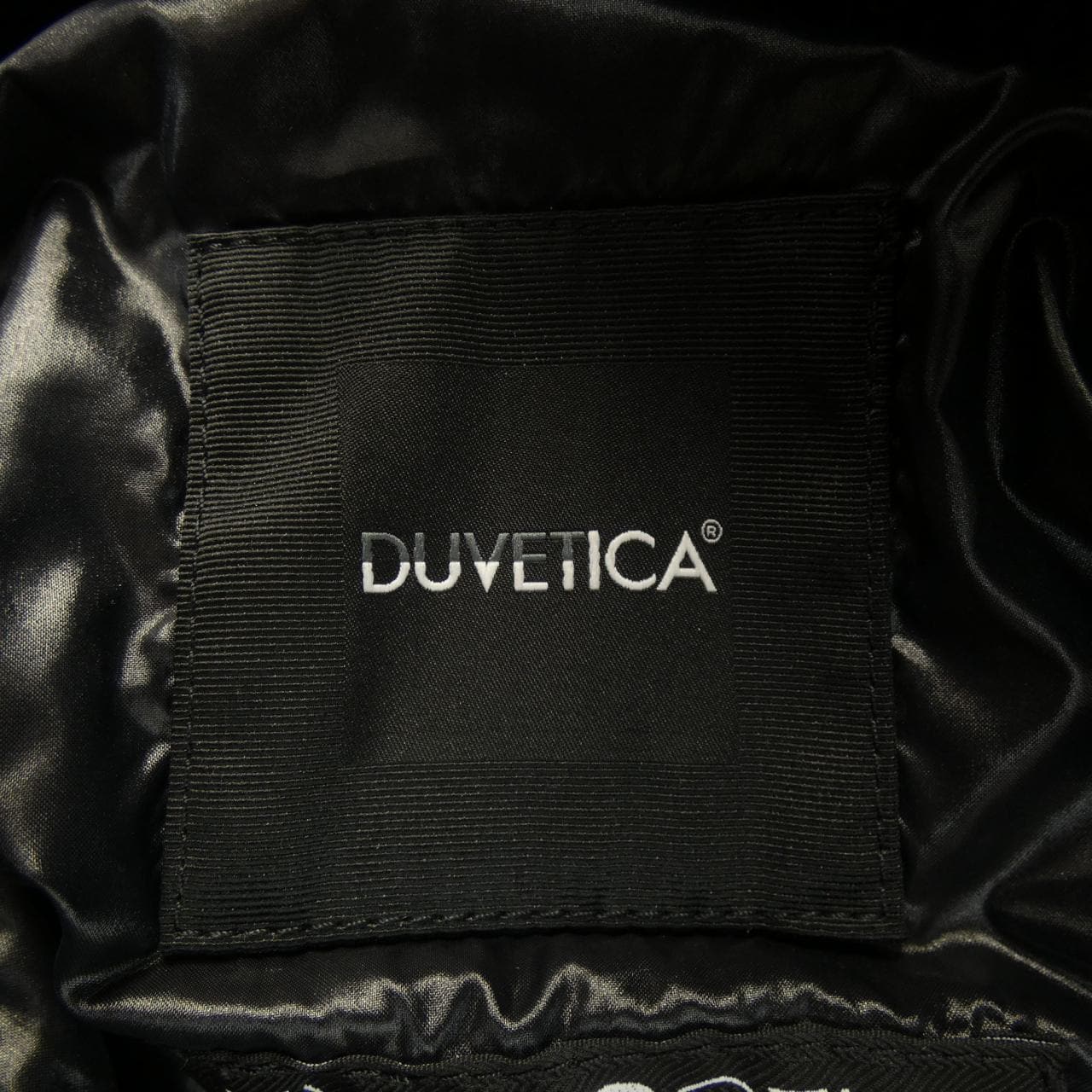 デュベティカ DUVETICA ダウンジャケット