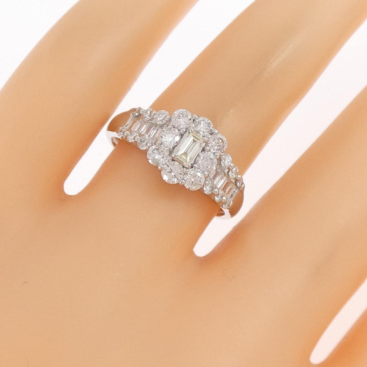 PT900 ダイヤモンド リング 1.00CT