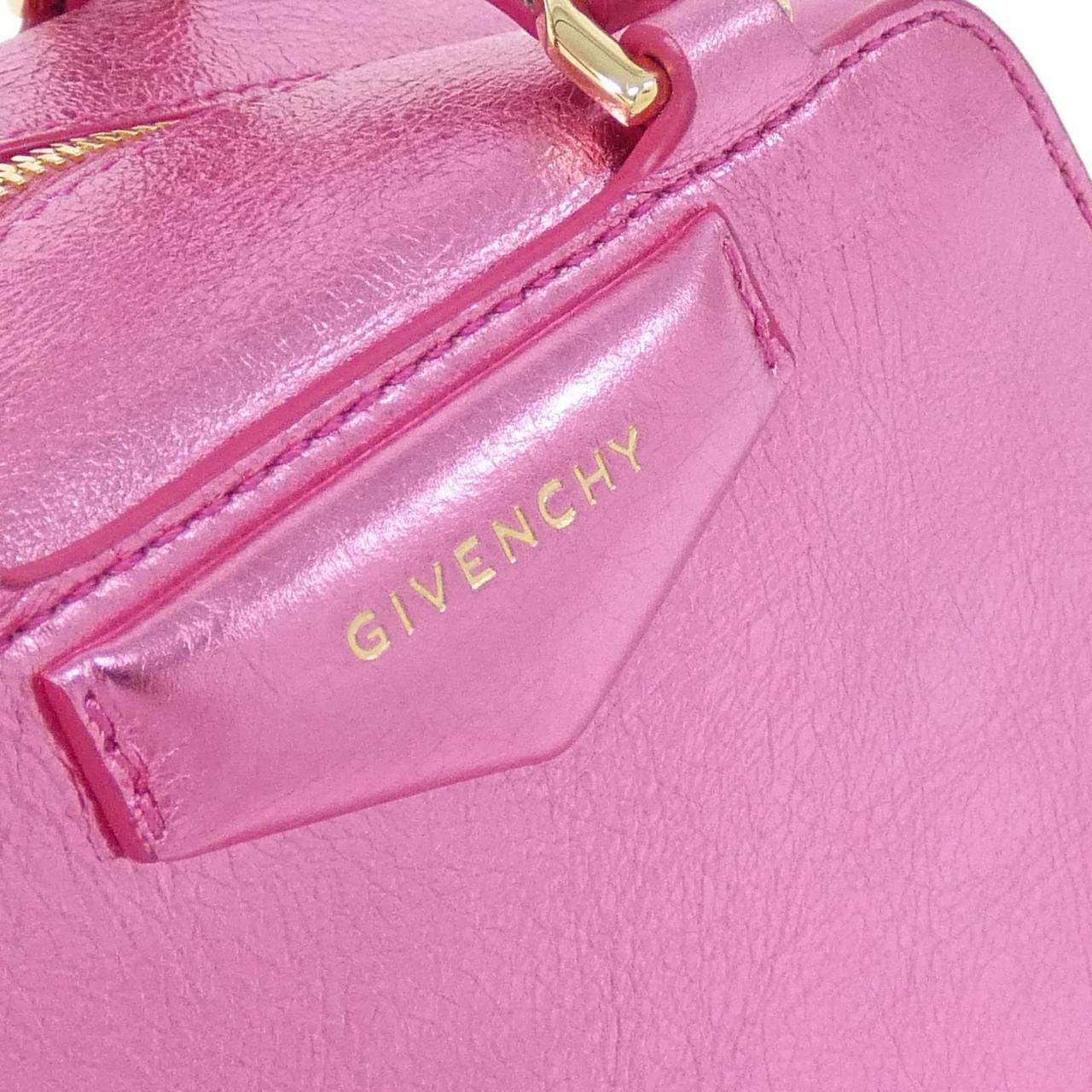 GIVENCHY Antigona Cube Nano BB50ZUB1ZA 包袋