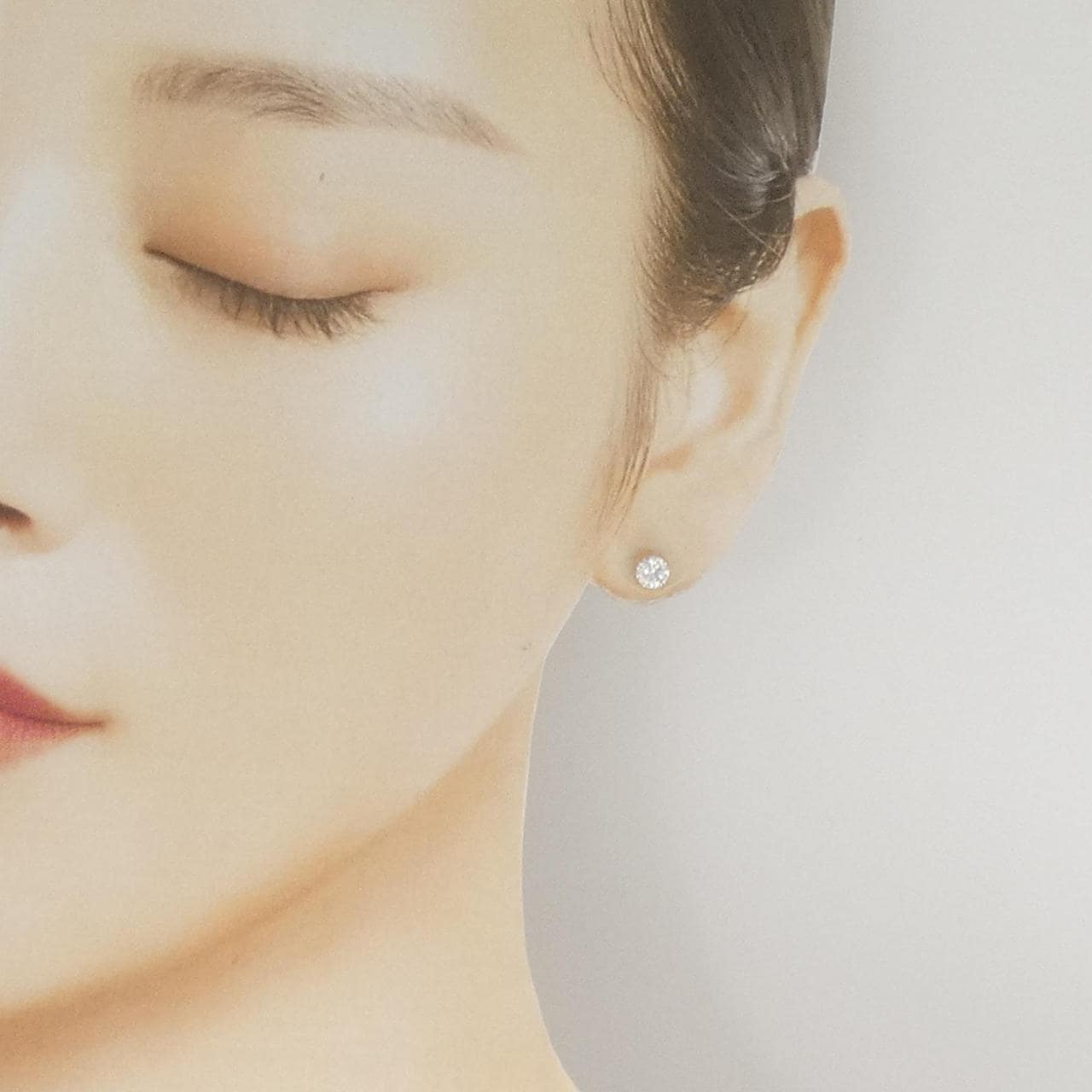 K18YG ソリティア キュービック ピアス