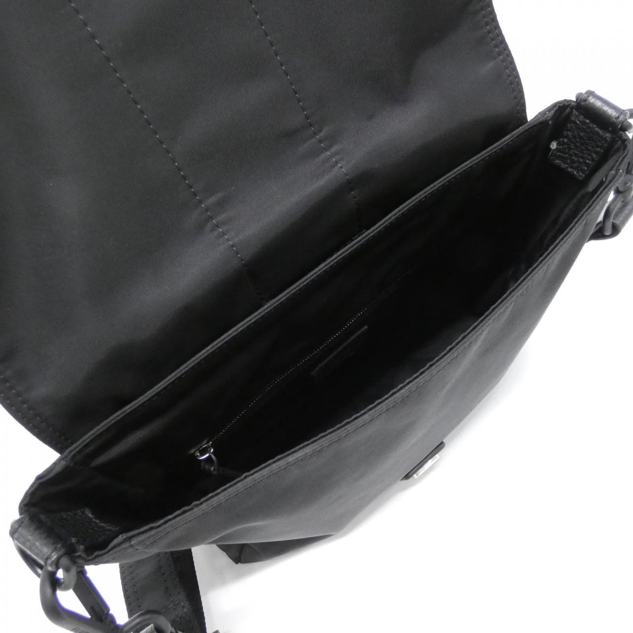 フェンディ バゲット メッセンジャー ミディアム 7VA537 AG0P ショルダーバッグ