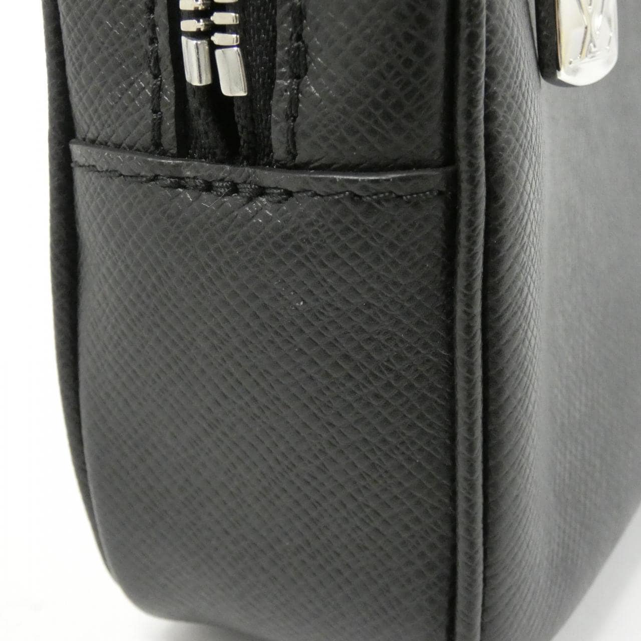 ルイヴィトン タイガ ポシェット カサイ M30441 セカンドバッグ