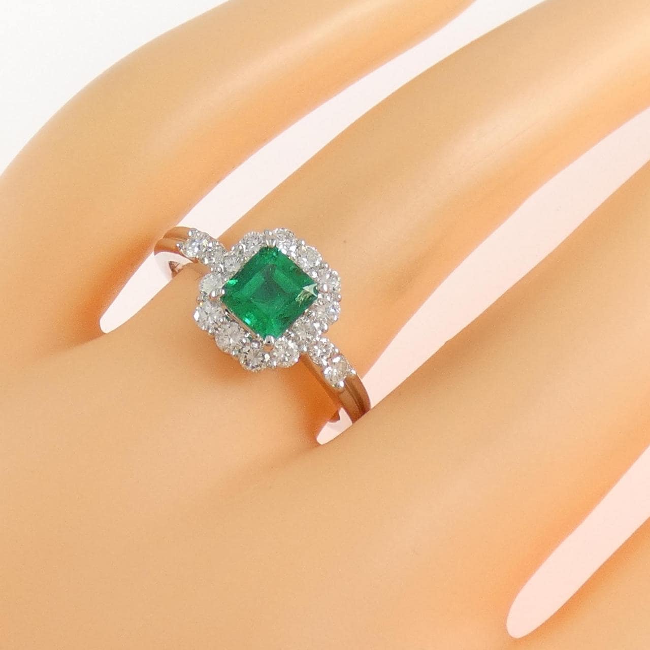 PT900 エメラルド リング 0.72CT