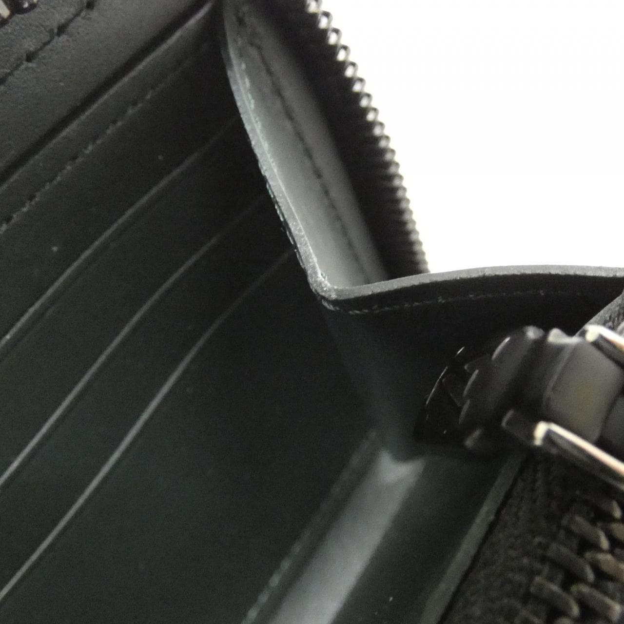 ルイヴィトン モノグラム シャドウ ジッピーウォレット ホリゾンタル M27178 財布