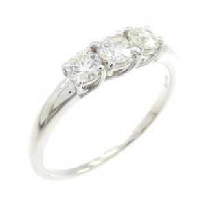 PT900 スリーストーン ダイヤモンド リング 0.764CT
