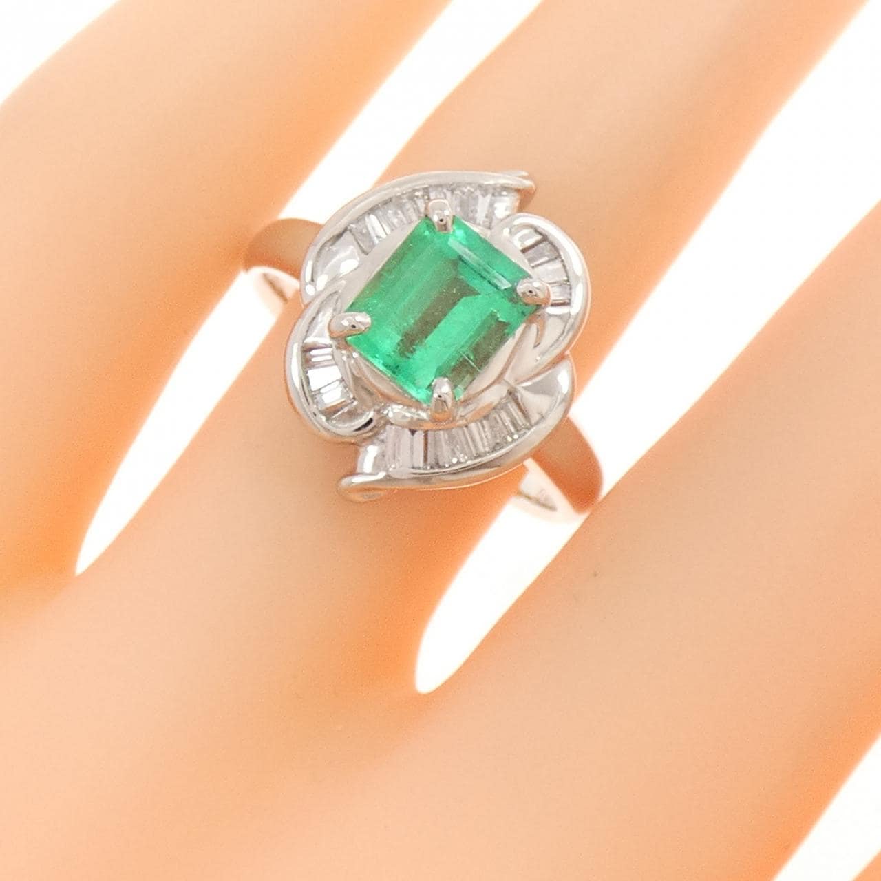 PT900 エメラルド リング 1.26CT