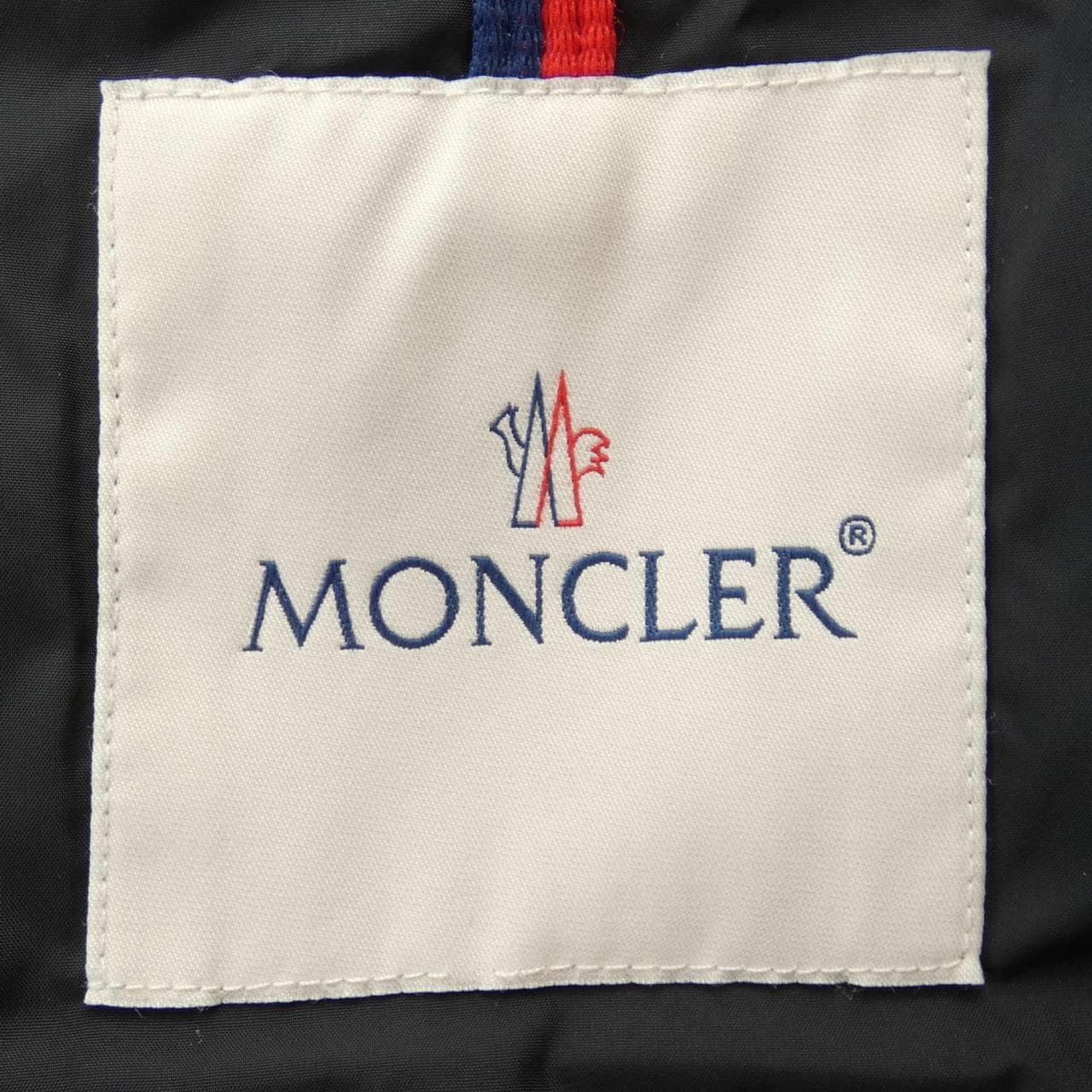 モンクレール MONCLER ダウンジャケット