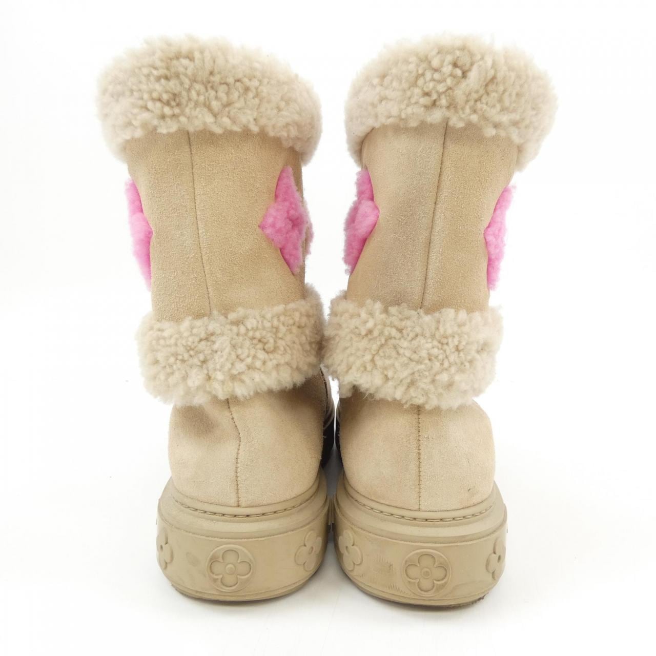 ルイヴィトン LOUIS VUITTON LVイニシャル、モノグラムフラワー スノードロップライン ブーツ