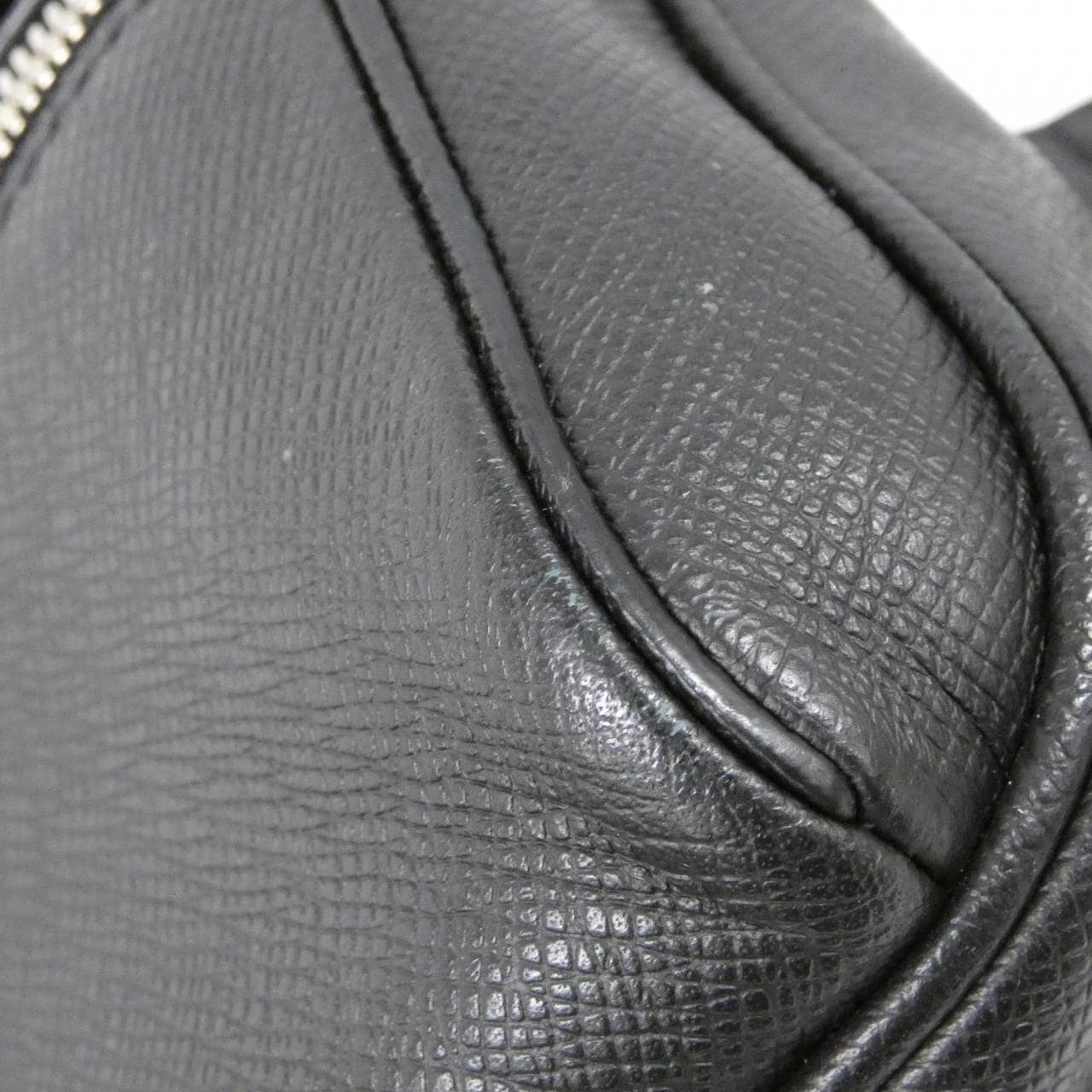 ルイヴィトン タイガ バムバッグ アウトドア M33438 ショルダーバッグ