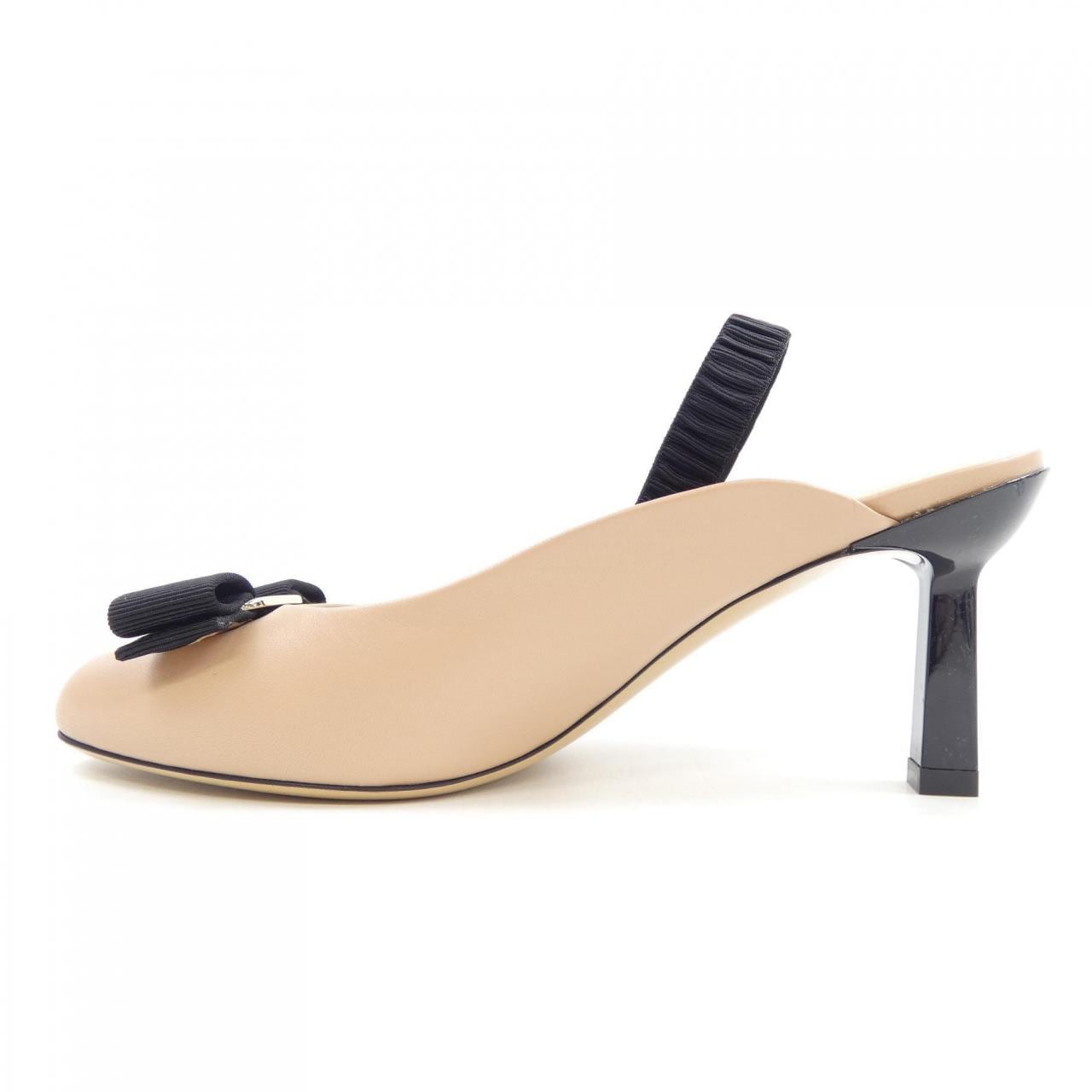 サルヴァトーレフェラガモ SALVATORE FERRAGAMO サンダル