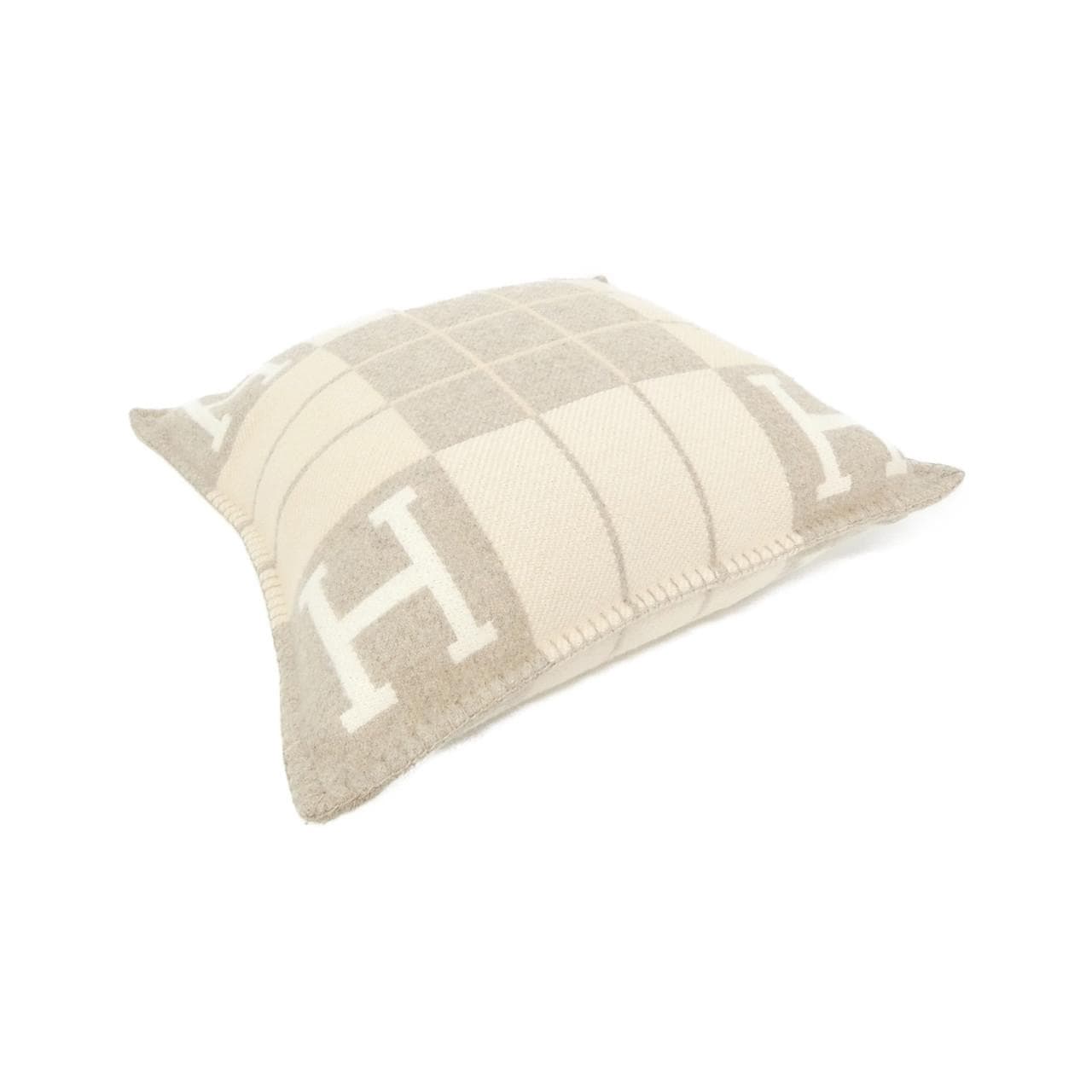 エルメス アヴァロン3 52×52 102666M クッション