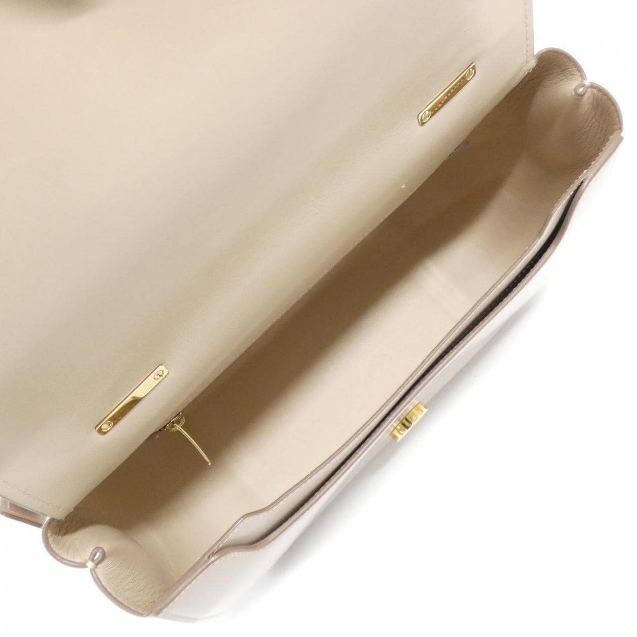 サルヴァトーレフェラガモ 21 G206 バッグ