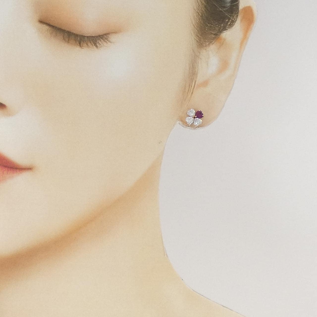 K10PG クローバー ガーネット ピアス