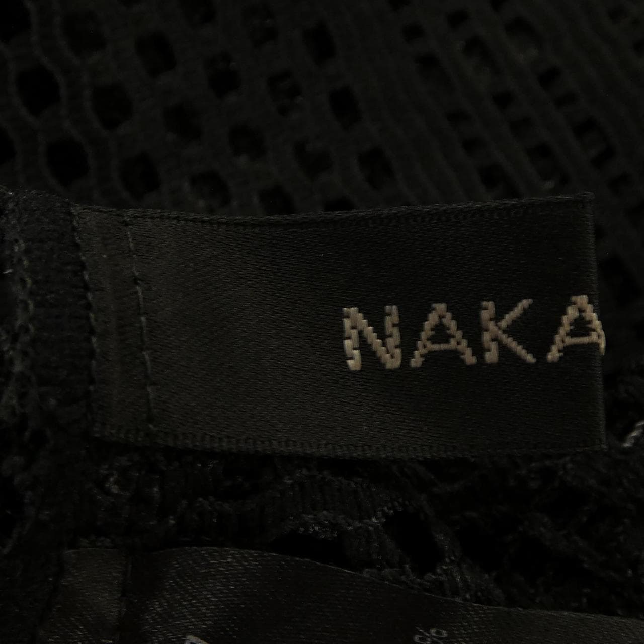 NAKAGAMI トップス