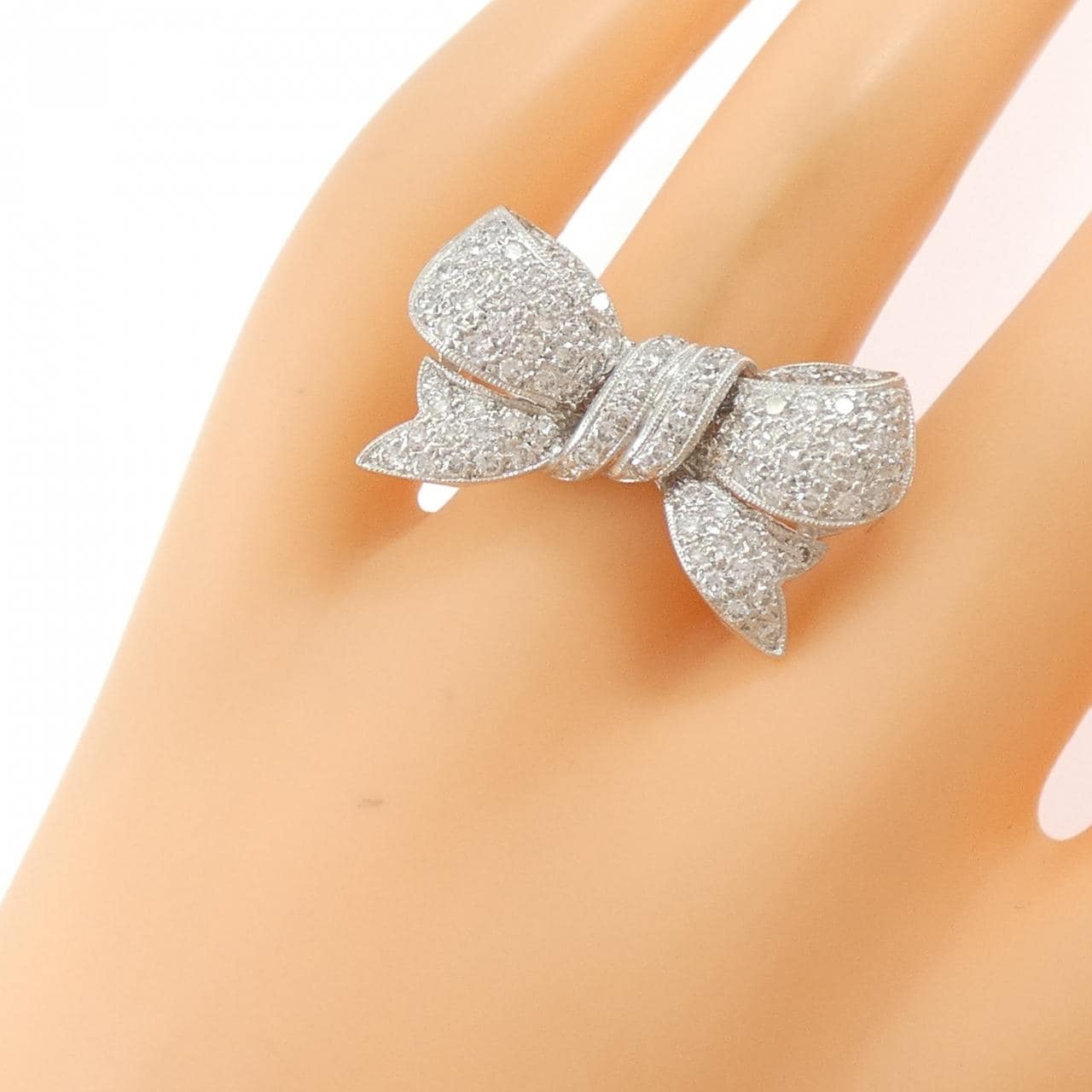 750WG リボン ダイヤモンド リング 1.12CT