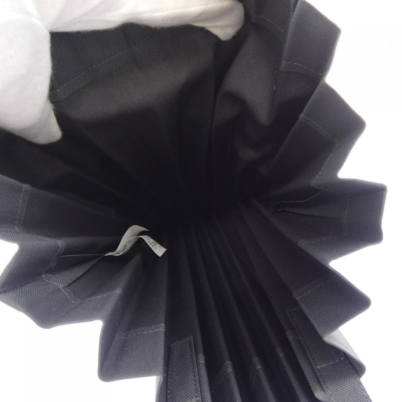 ミーイッセイミヤケ me ISSEY MIYAKE MI61AG042 BAG