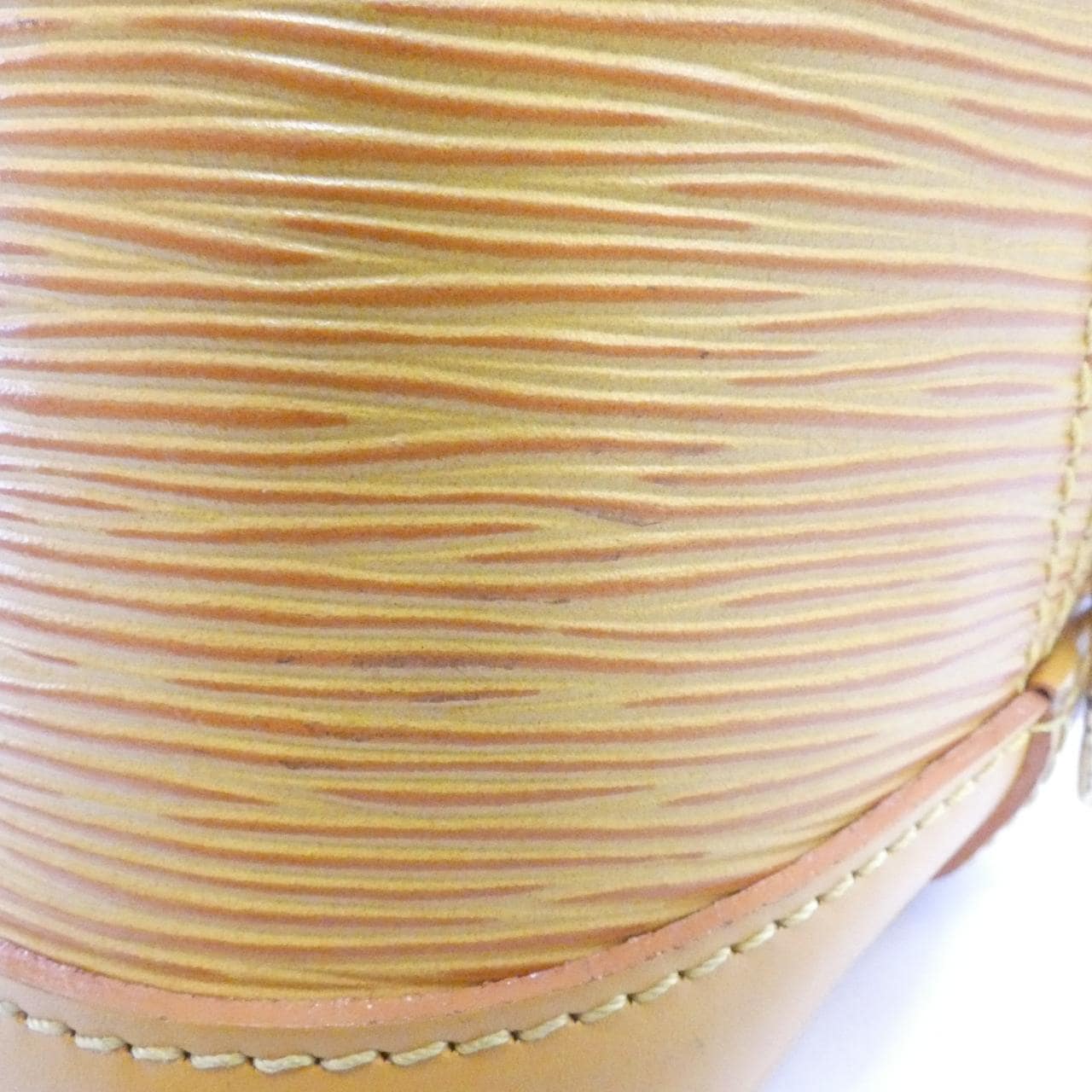 ルイヴィトン エピ アルマ PM M52149 バッグ