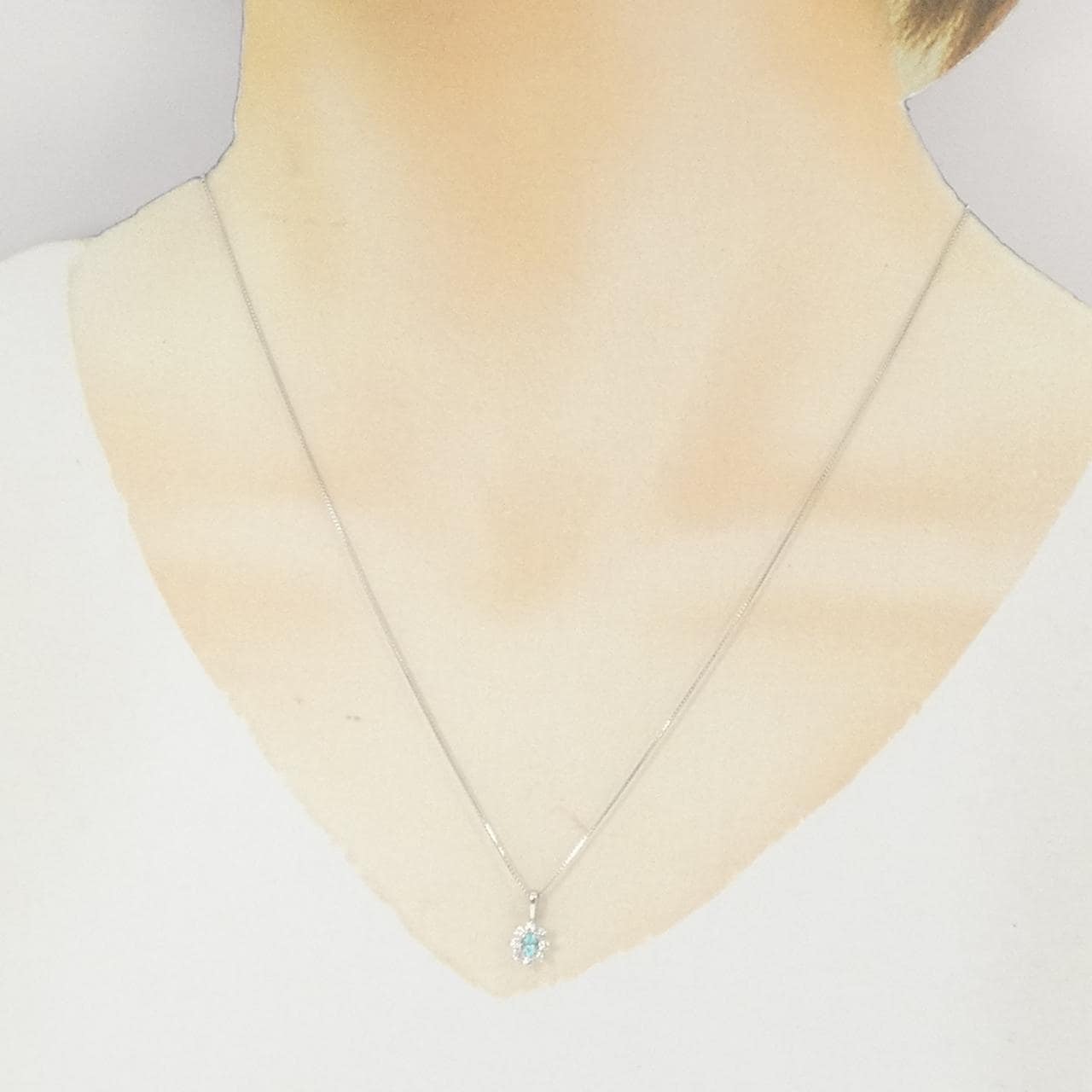 K18WG フラワー トルマリン ネックレス 0.07CT