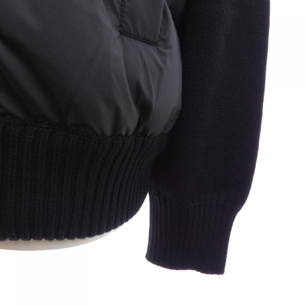 【新品】モンクレール MONCLER 20919B00027 M1131 ダウンジャケット
