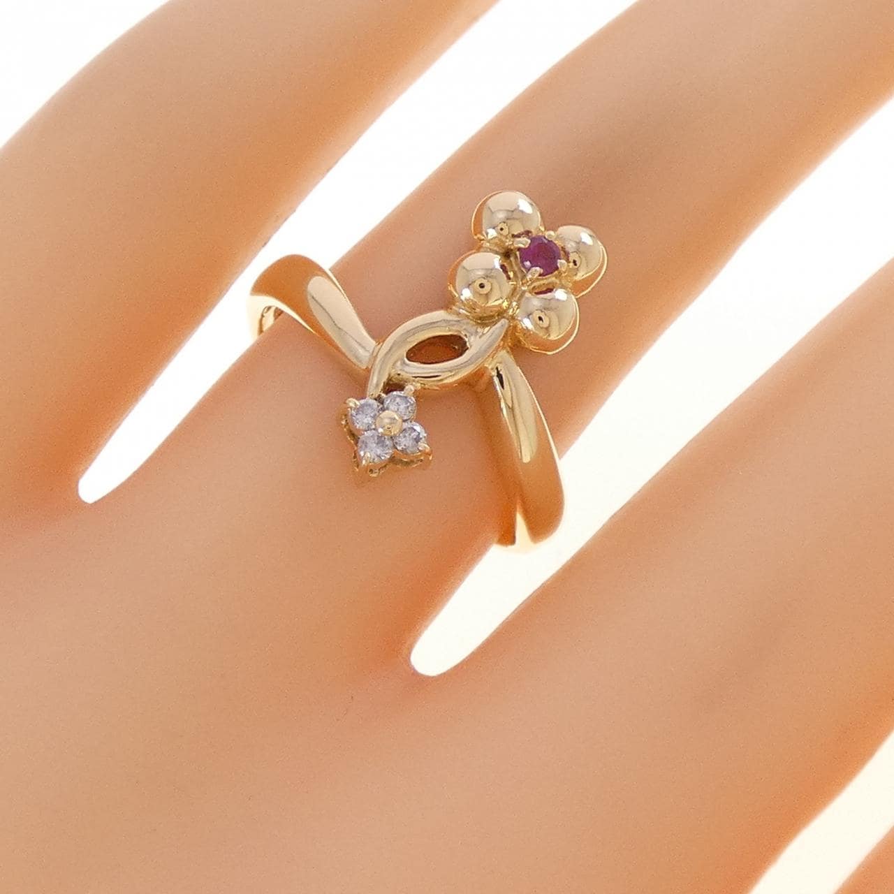 K18YG フラワー ルビー リング 0.045CT