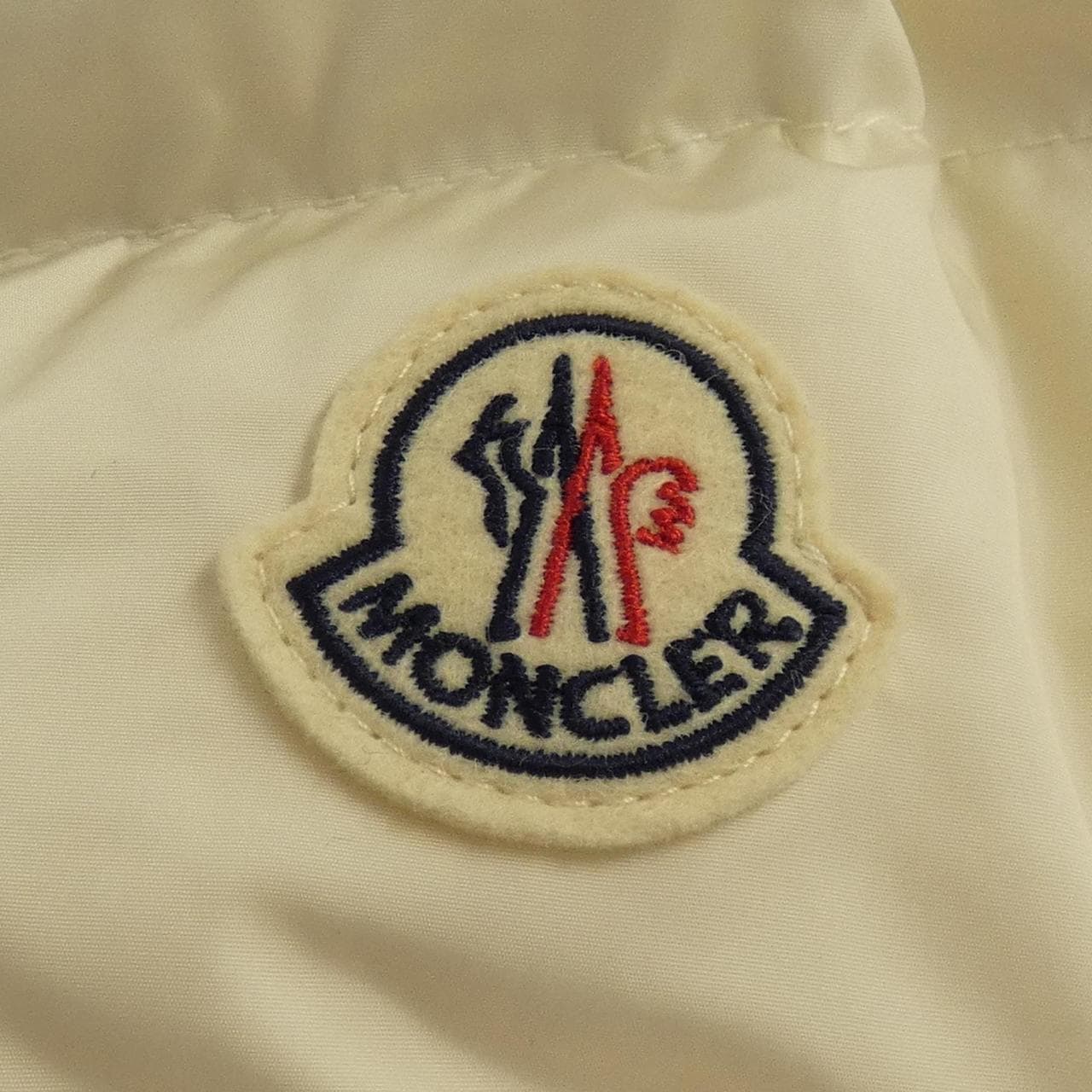 モンクレール MONCLER ダウンジャケット