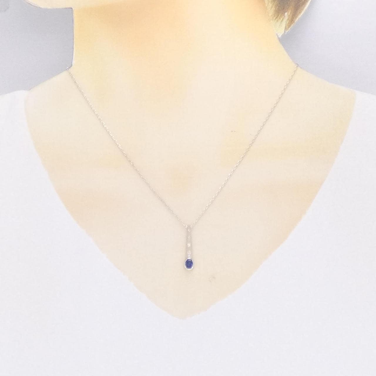 K18WG sapphire necklace 0.45CT