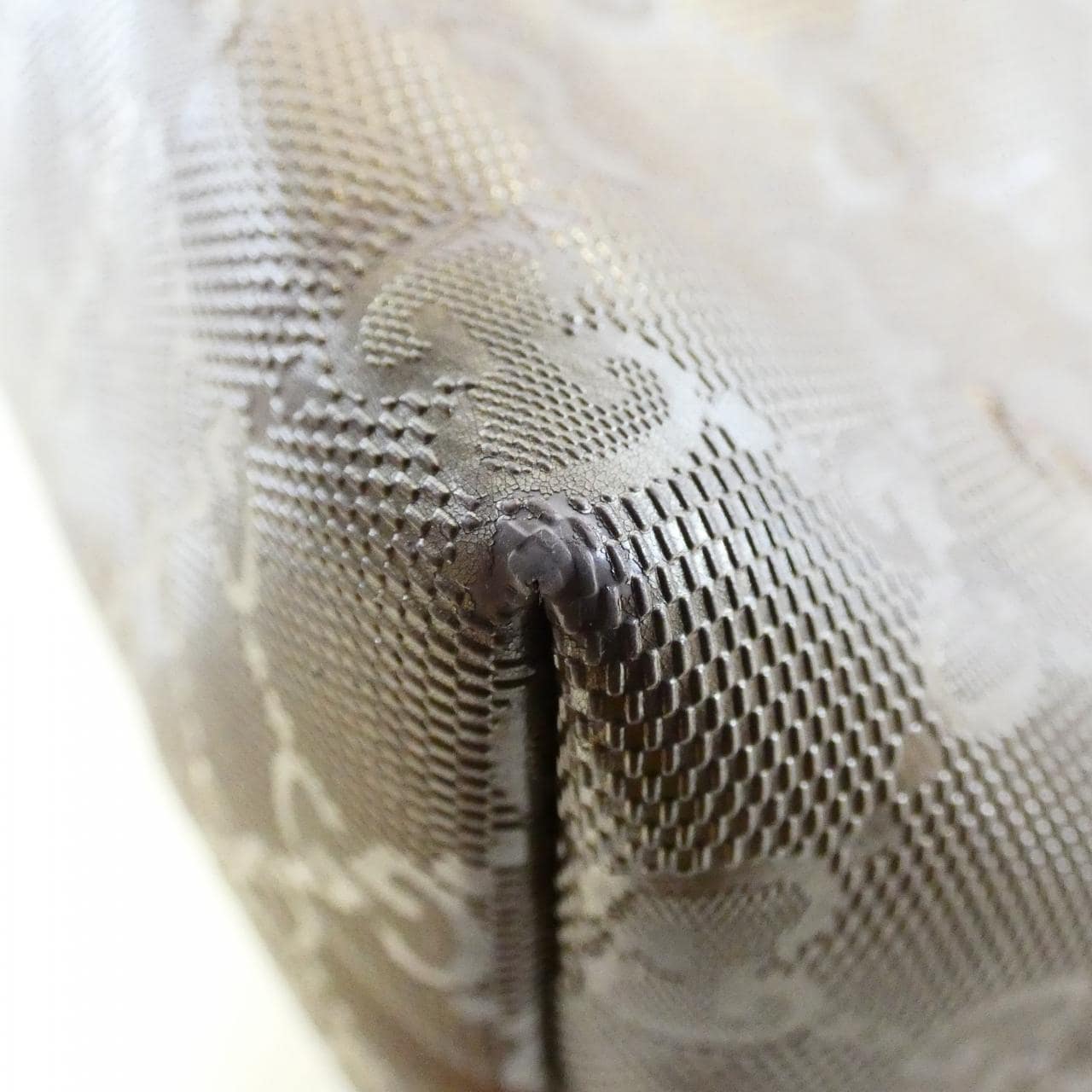 グッチ 211137 FU49N バッグ