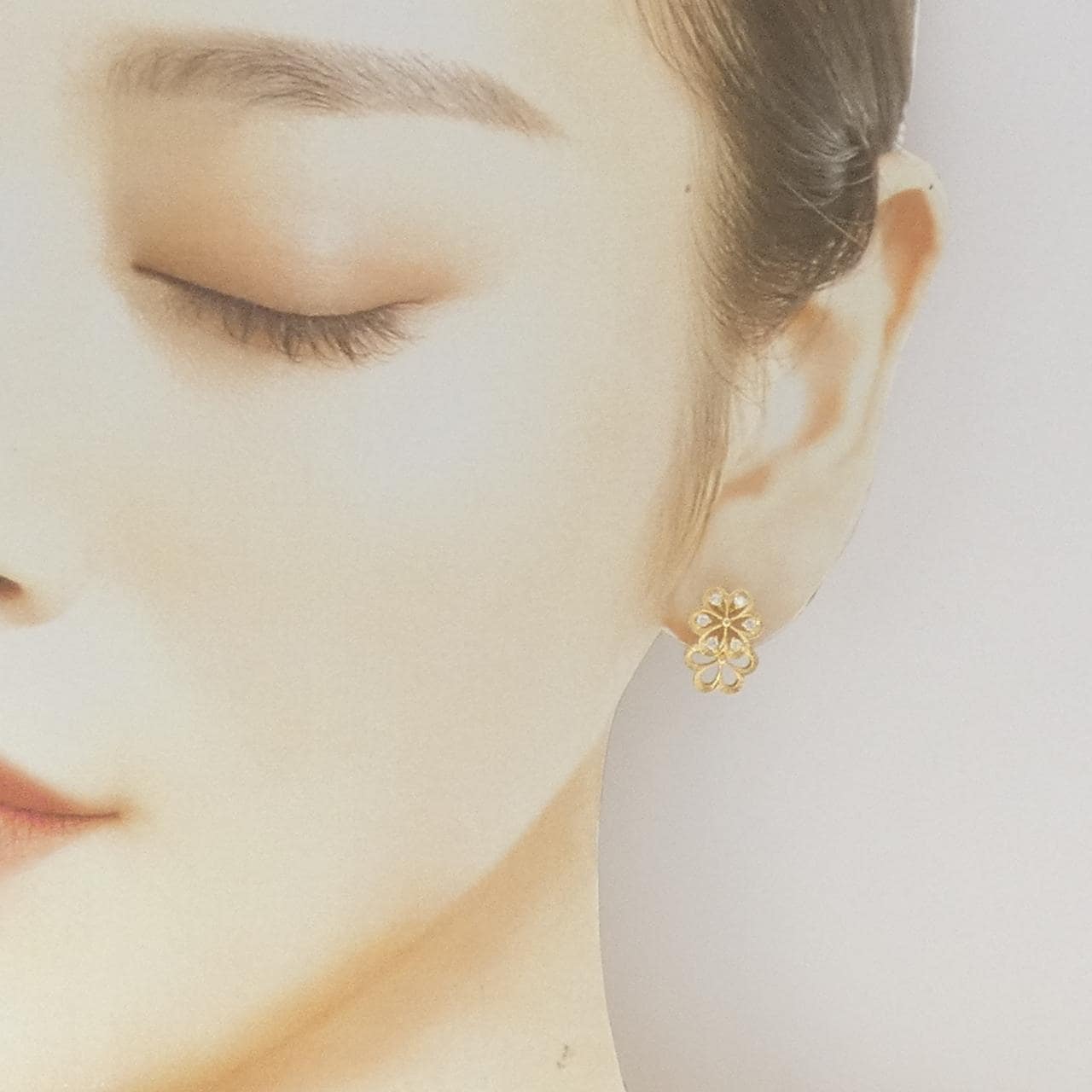 K18YG フラワー ダイヤモンド ピアス 0.16CT