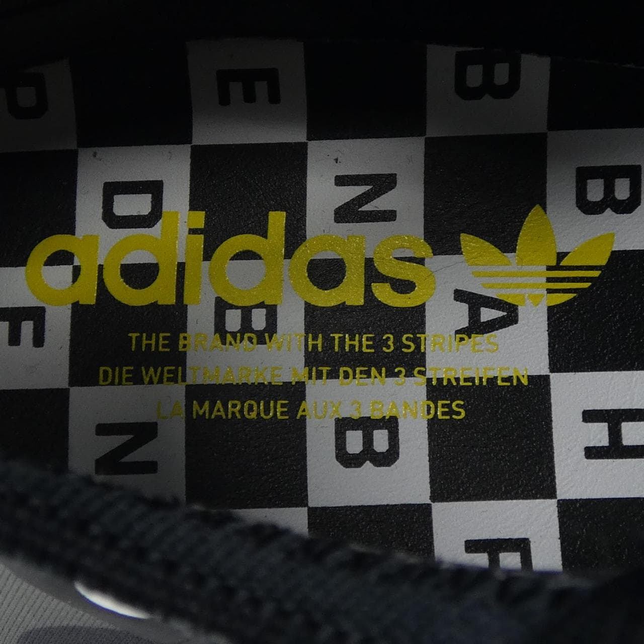 アディダス ADIDAS EE9431 スニーカー