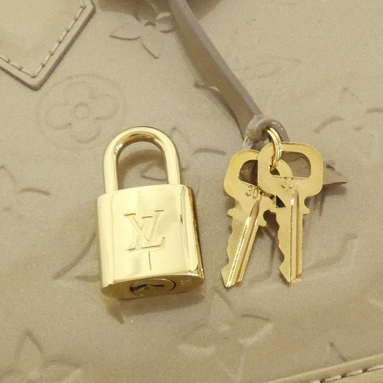 ルイヴィトン ヴェルニ アルマBB M50567 バッグ