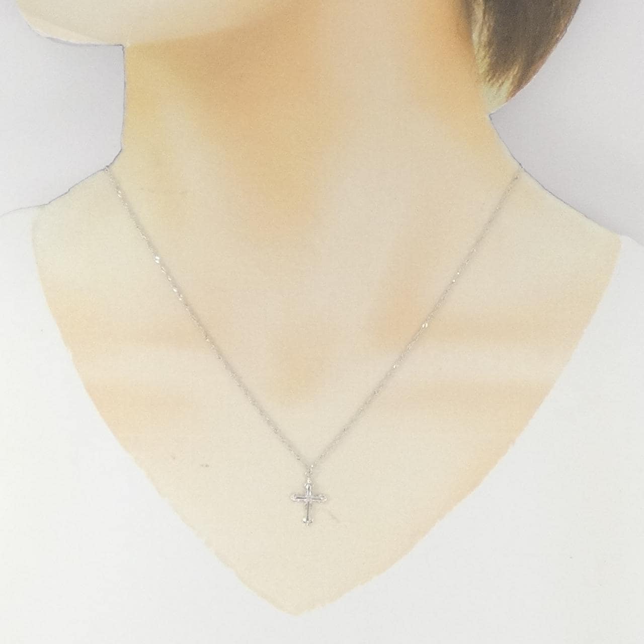 アーカー クロス ネックレス