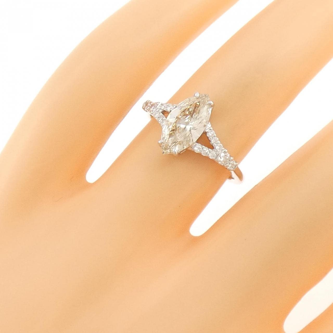 K18WG ダイヤモンド リング 1.035CT