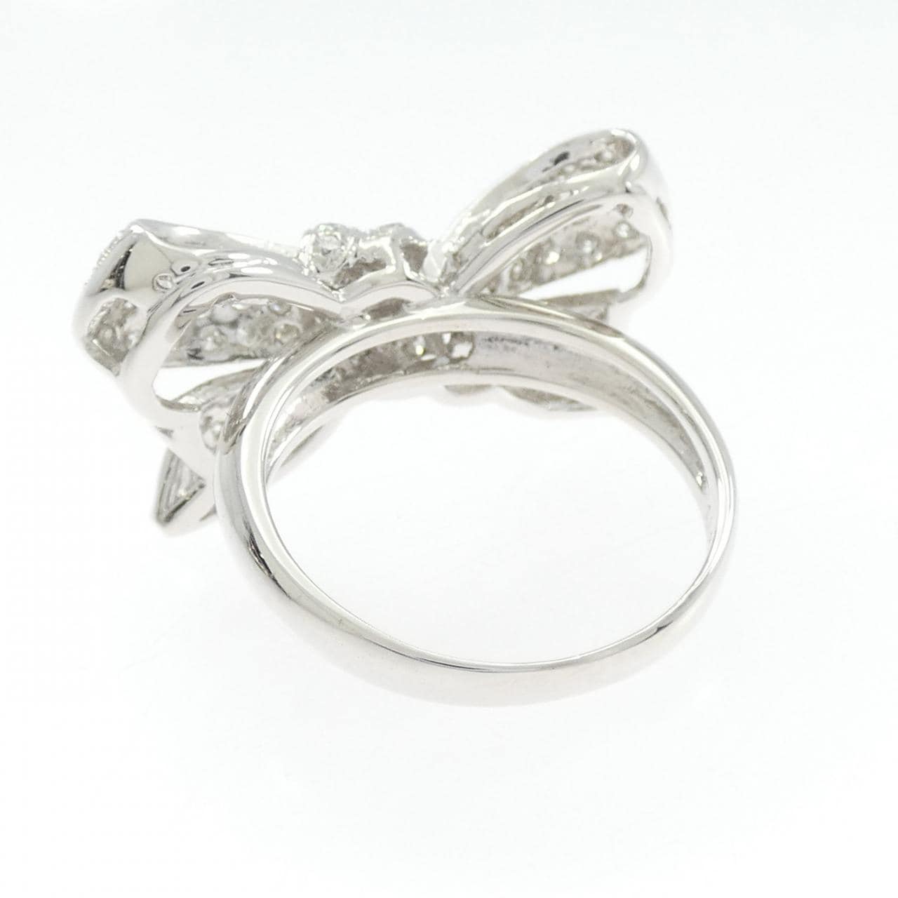750WG リボン ダイヤモンド リング 1.12CT
