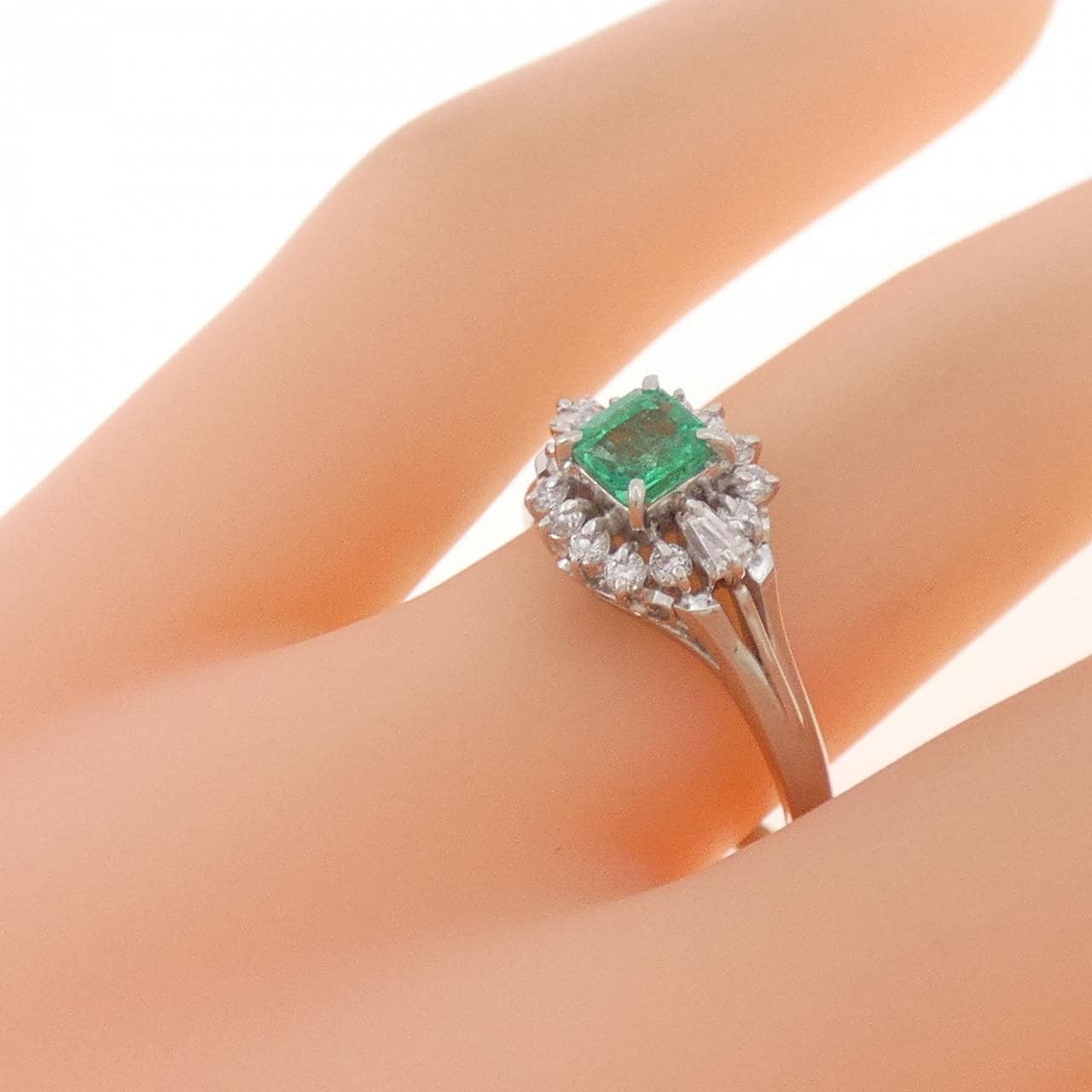 PT900 エメラルド リング 0.38CT