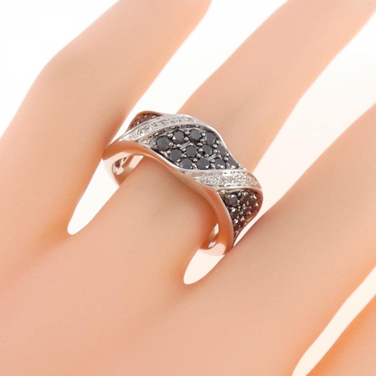 K18WG/K18BG ダイヤモンド リング 1.00CT