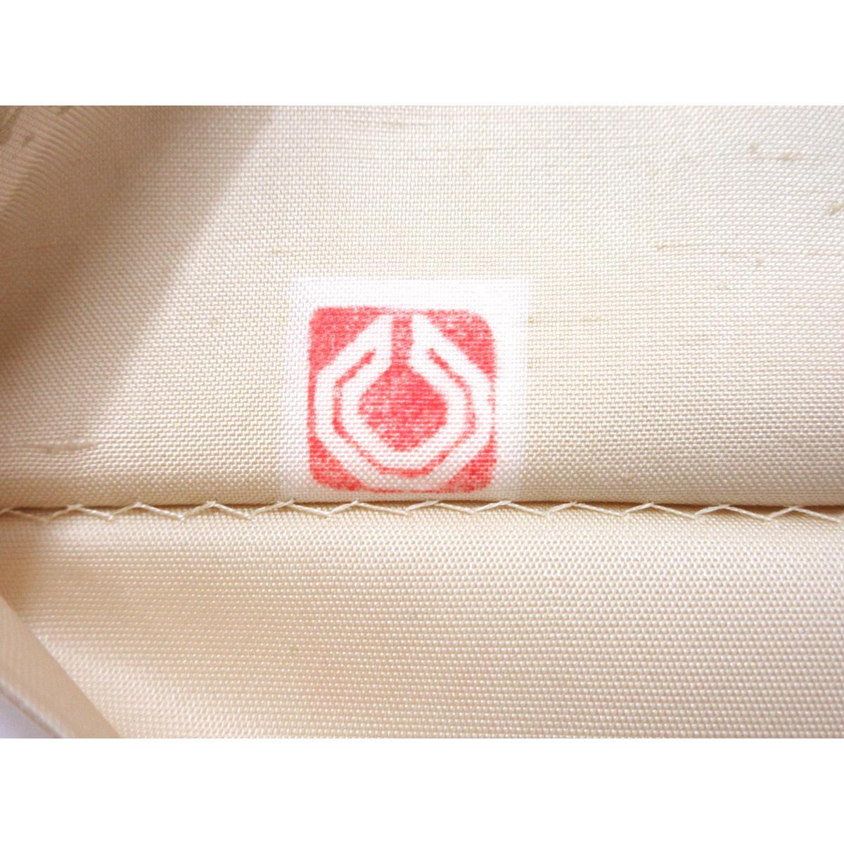 Fukuro Ushikubi Tsumugi與證書