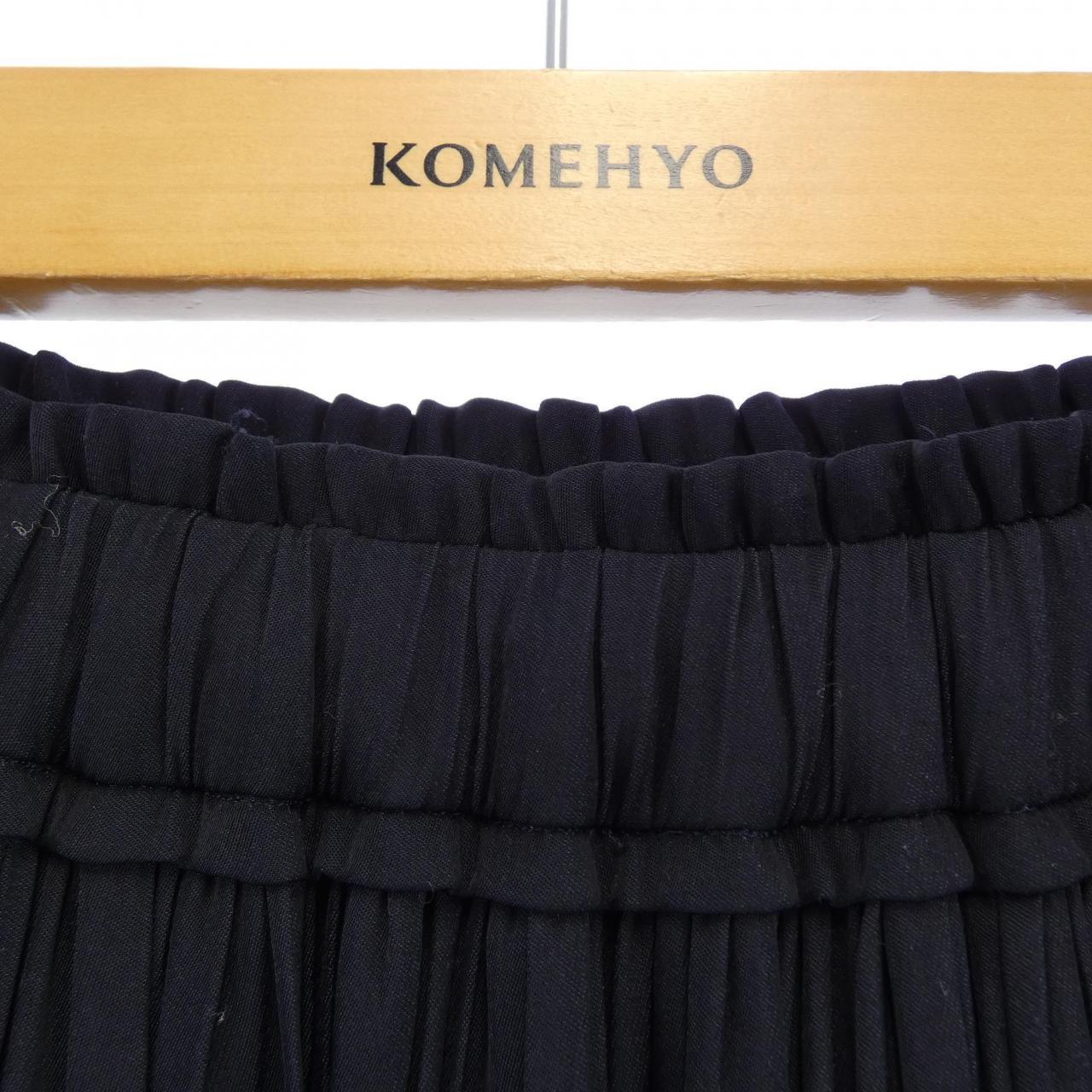 トゥービーシック TO BE CHIC スカート