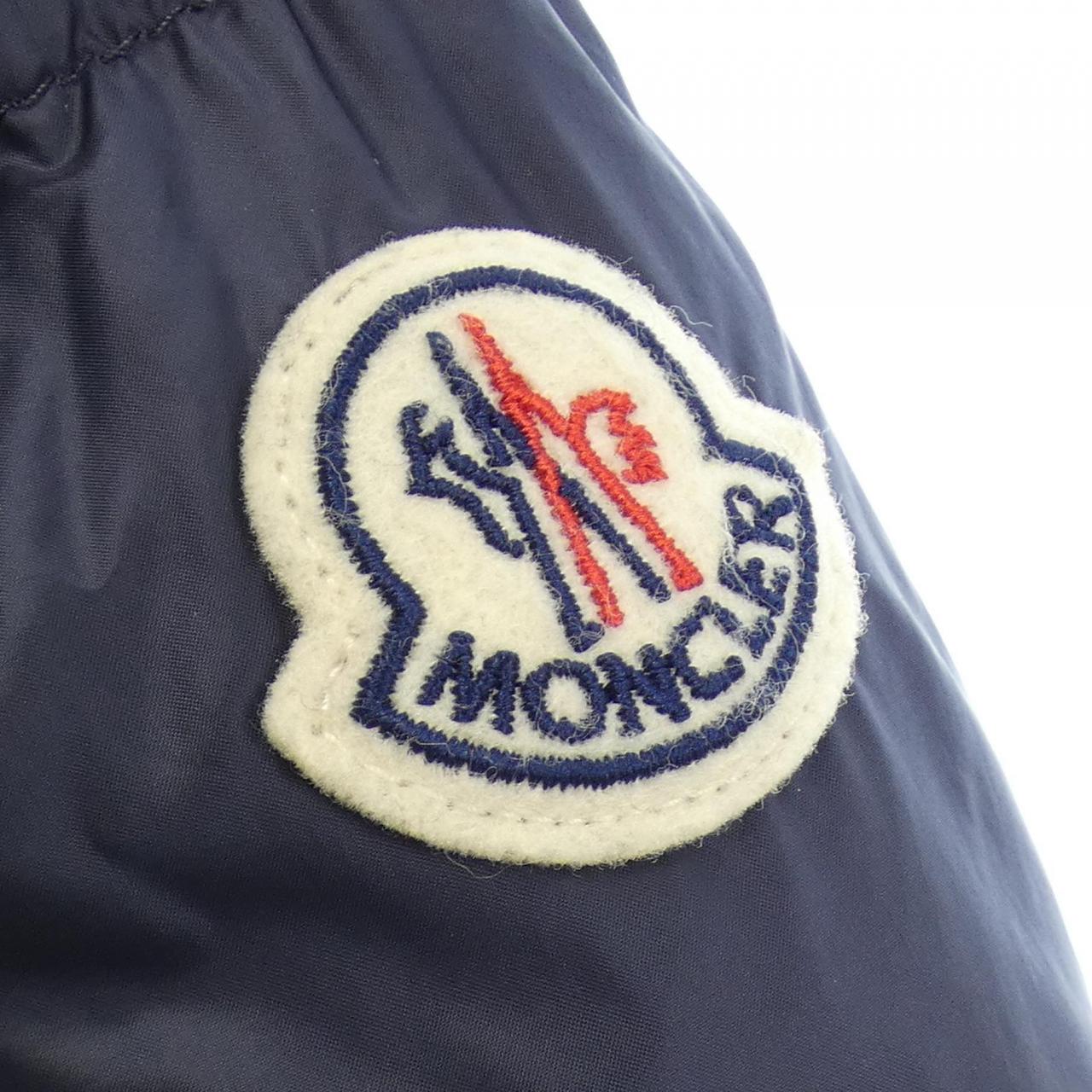 モンクレール MONCLER ダウンジャケット