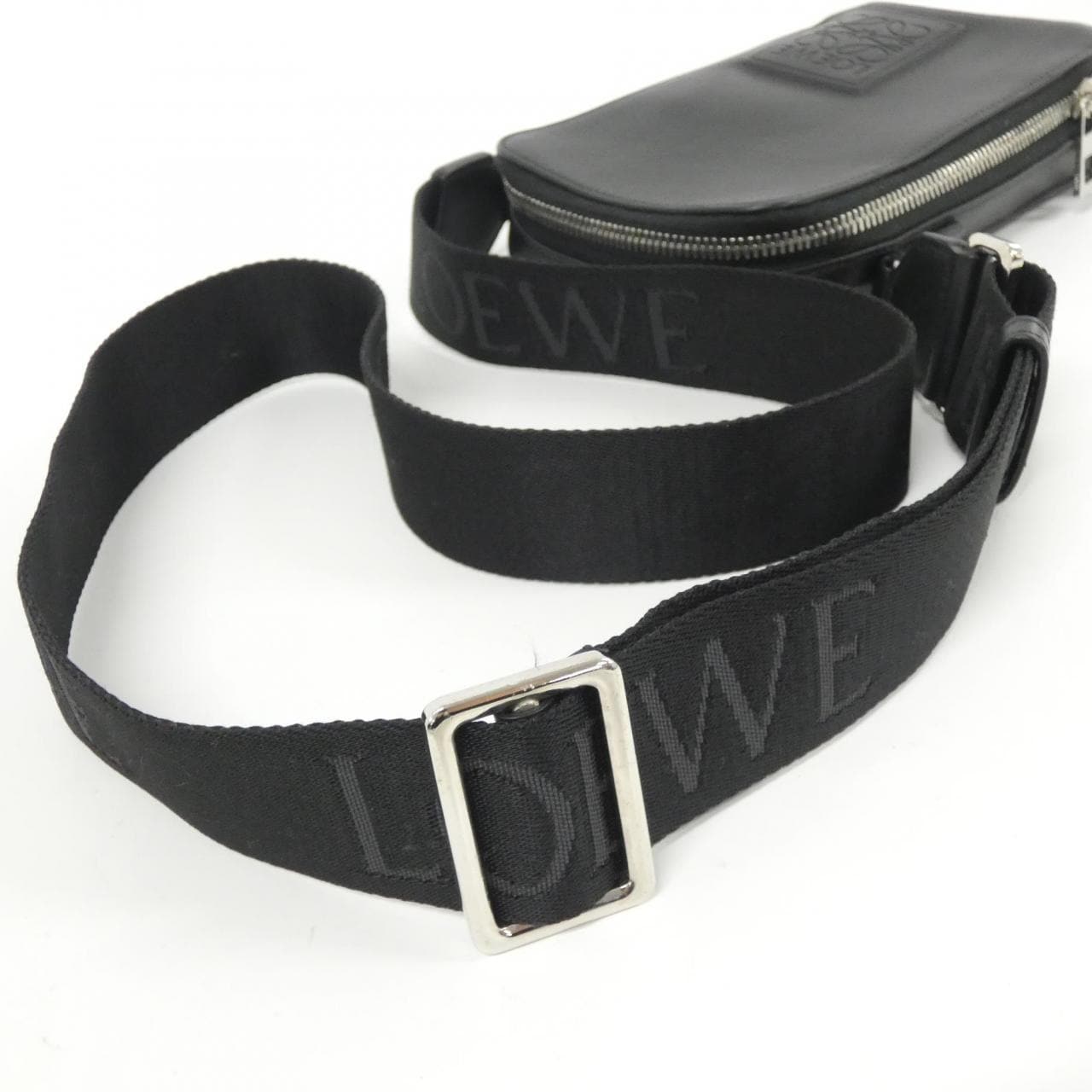 ロエベ バーティカル クロスボディ ポケット C565S59X01 ショルダーバッグ