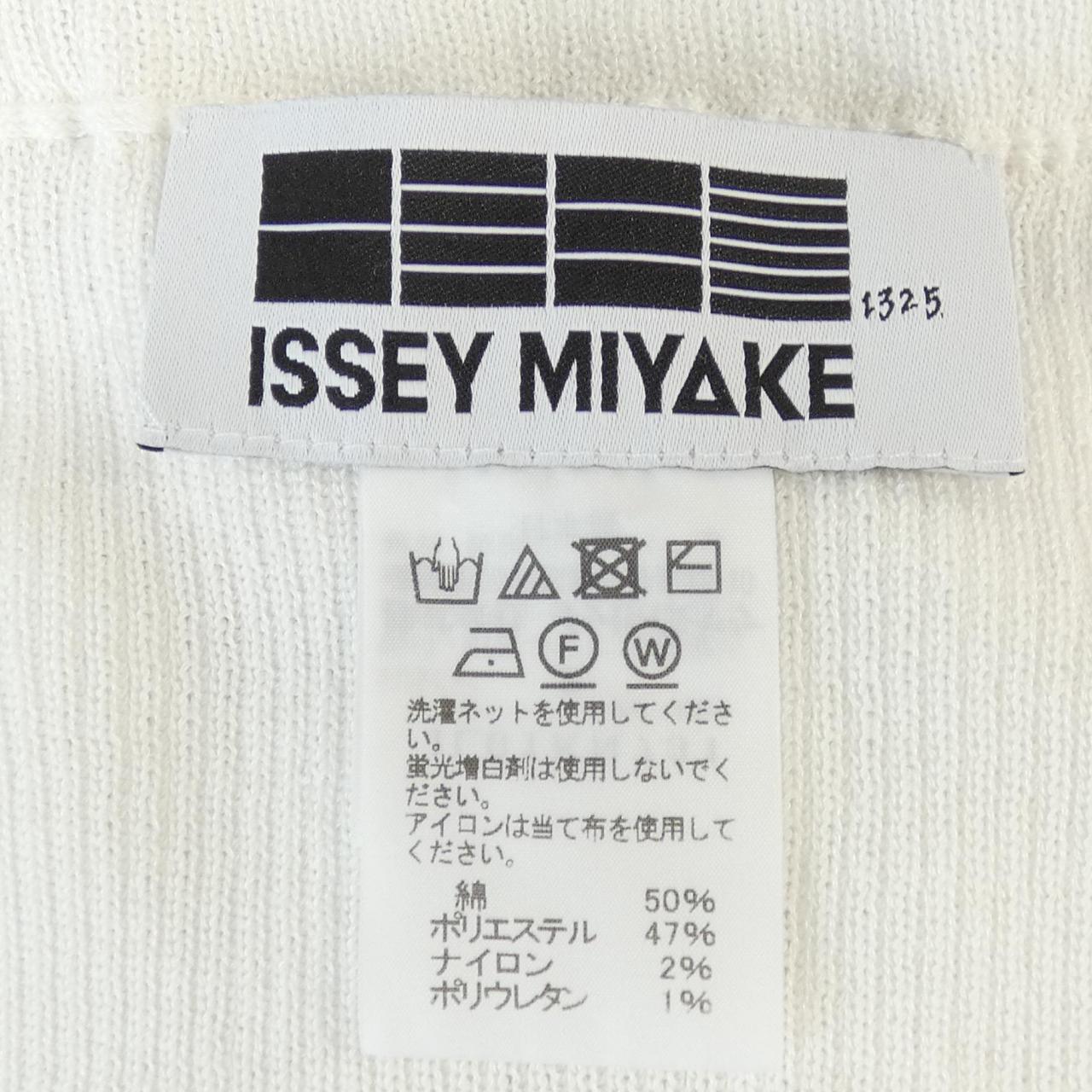 イッセイミヤケ ISSEY MIYAKE IL01KN731 トップス