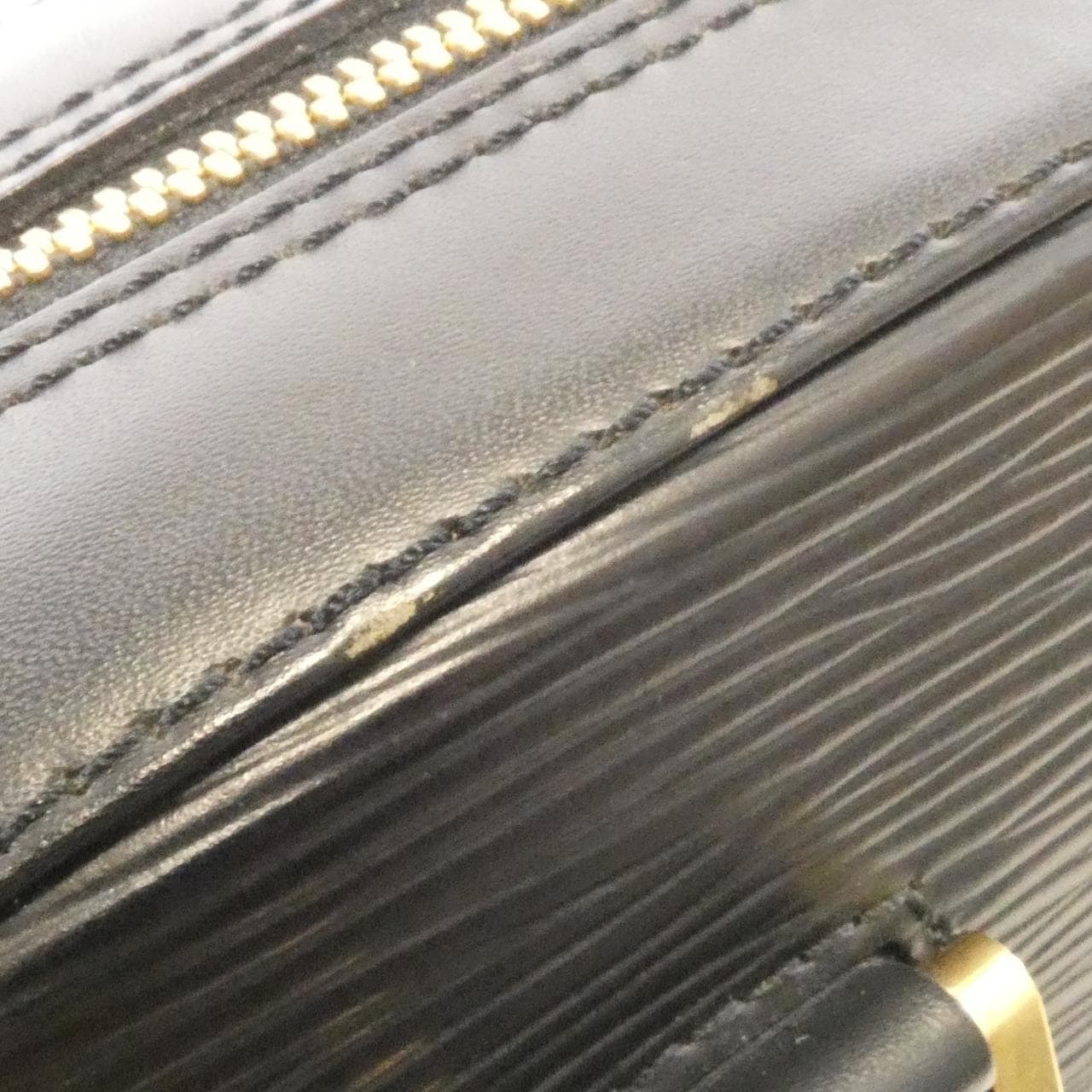 LOUIS VUITTON Epi Sablon M52042 包