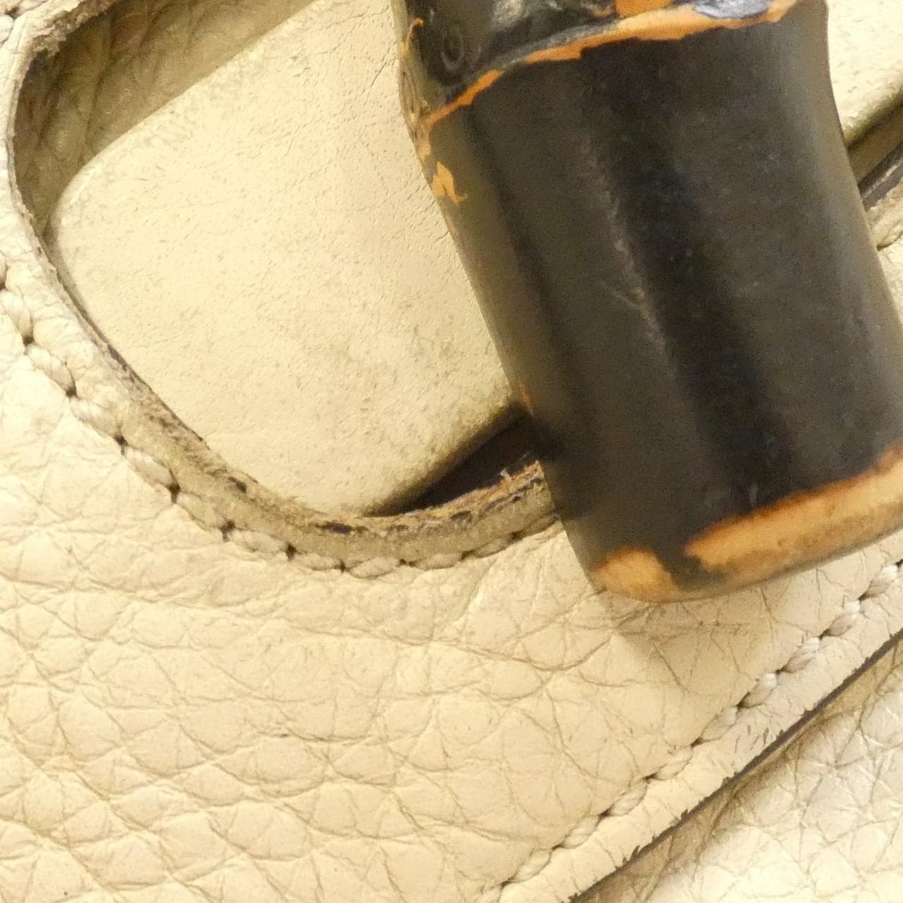 グッチ 370831 A7M0N バッグ