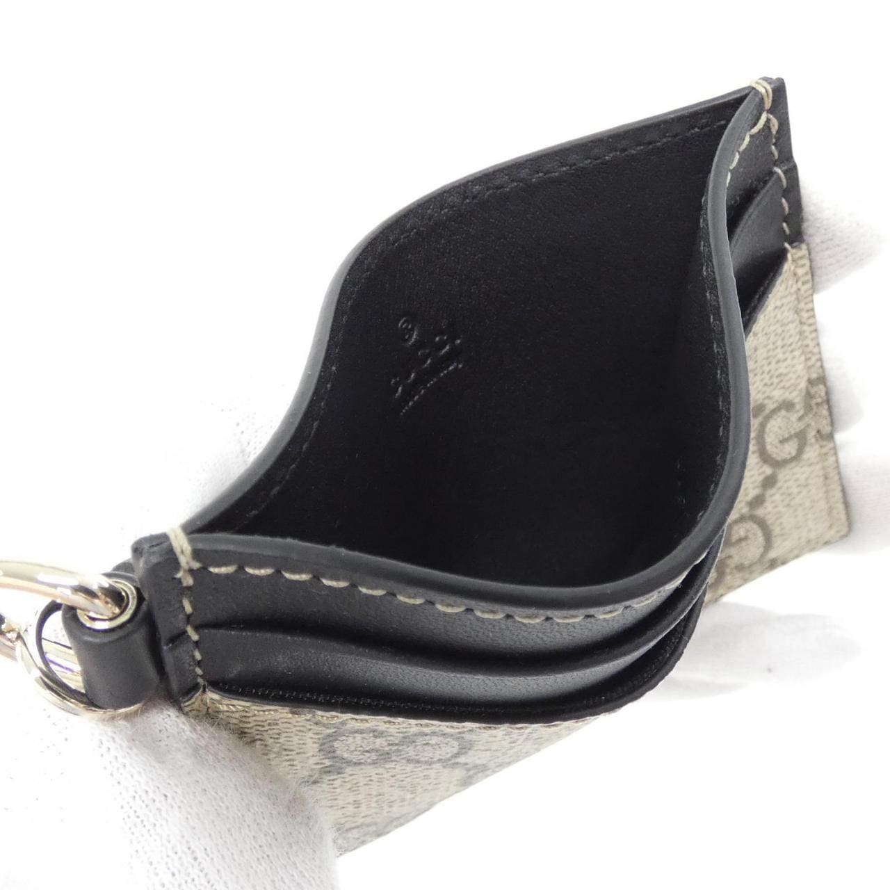 【新品】グッチ GG EMBLEM 819121 FAD6L カードケース