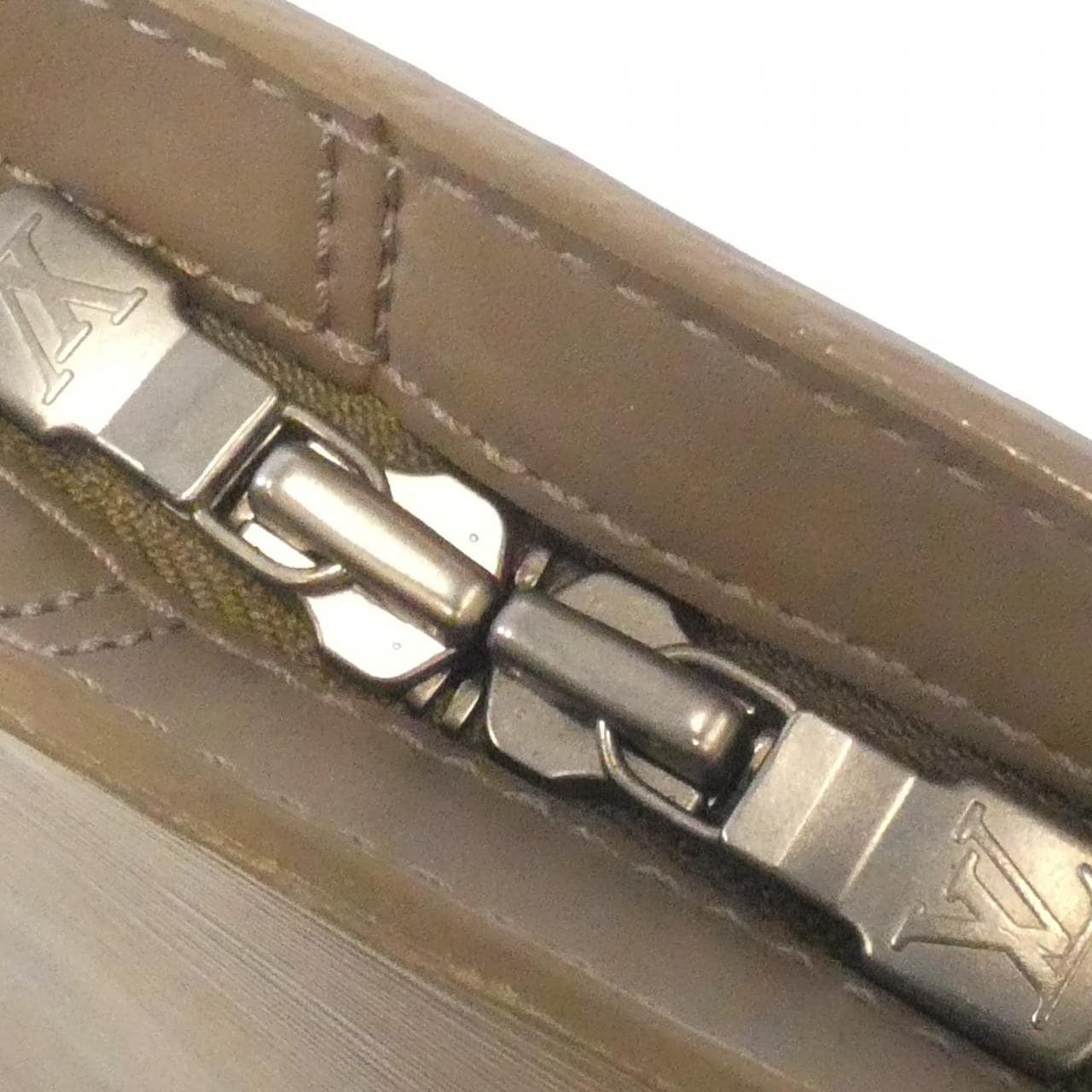 ルイヴィトン エピ リュサック M5228C ショルダーバッグ