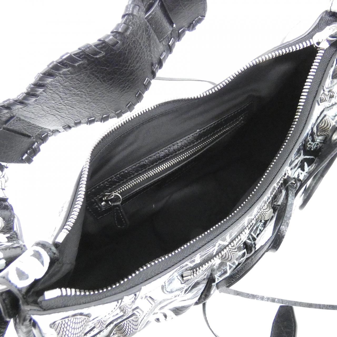 バレンシアガ ル カゴール 671307 210G6 ショルダーバッグ